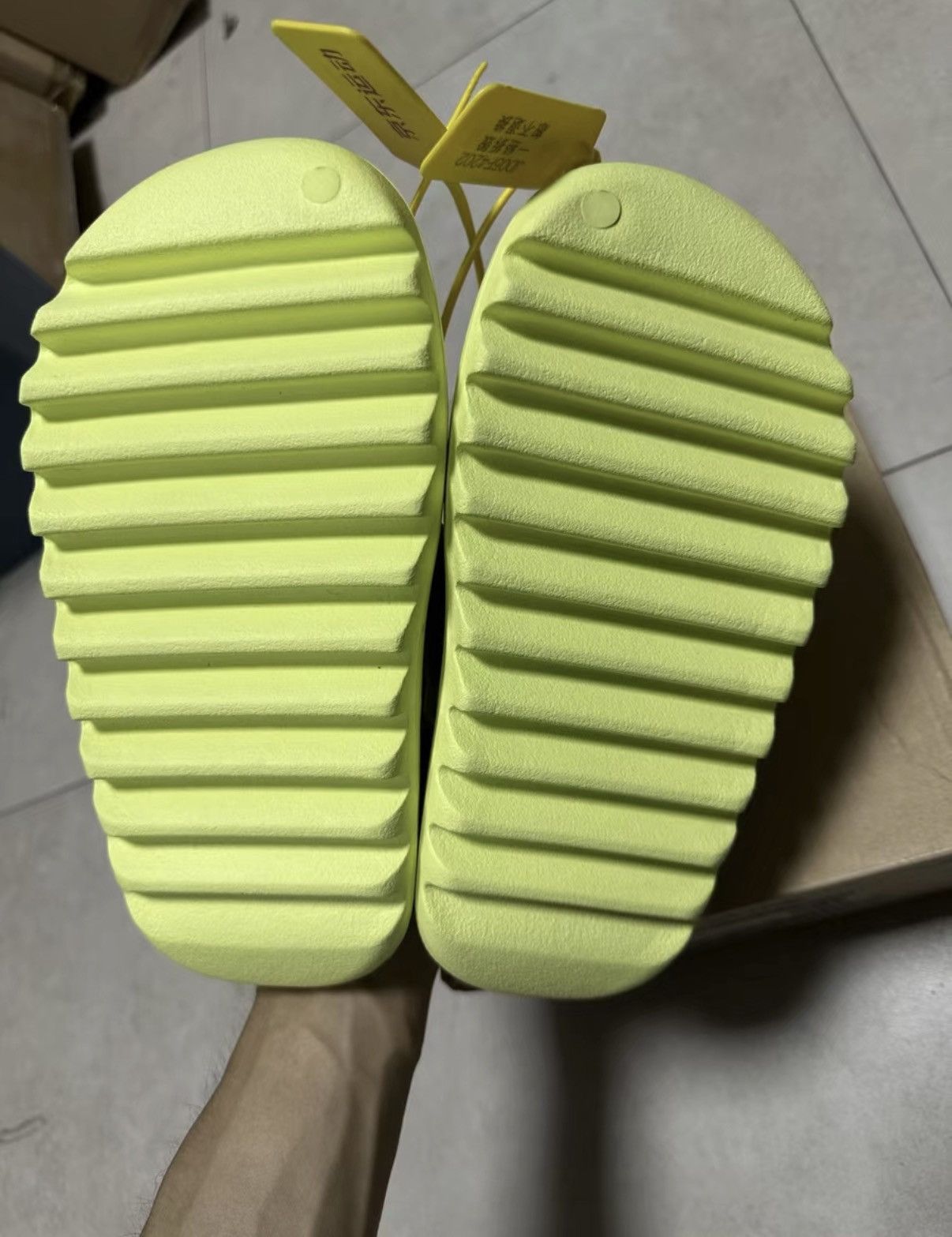 Adidas Adidas Yeezy Slide Glow Green HQ6447 K37 Size US 8 / EU 41 - 4 Thumbnail