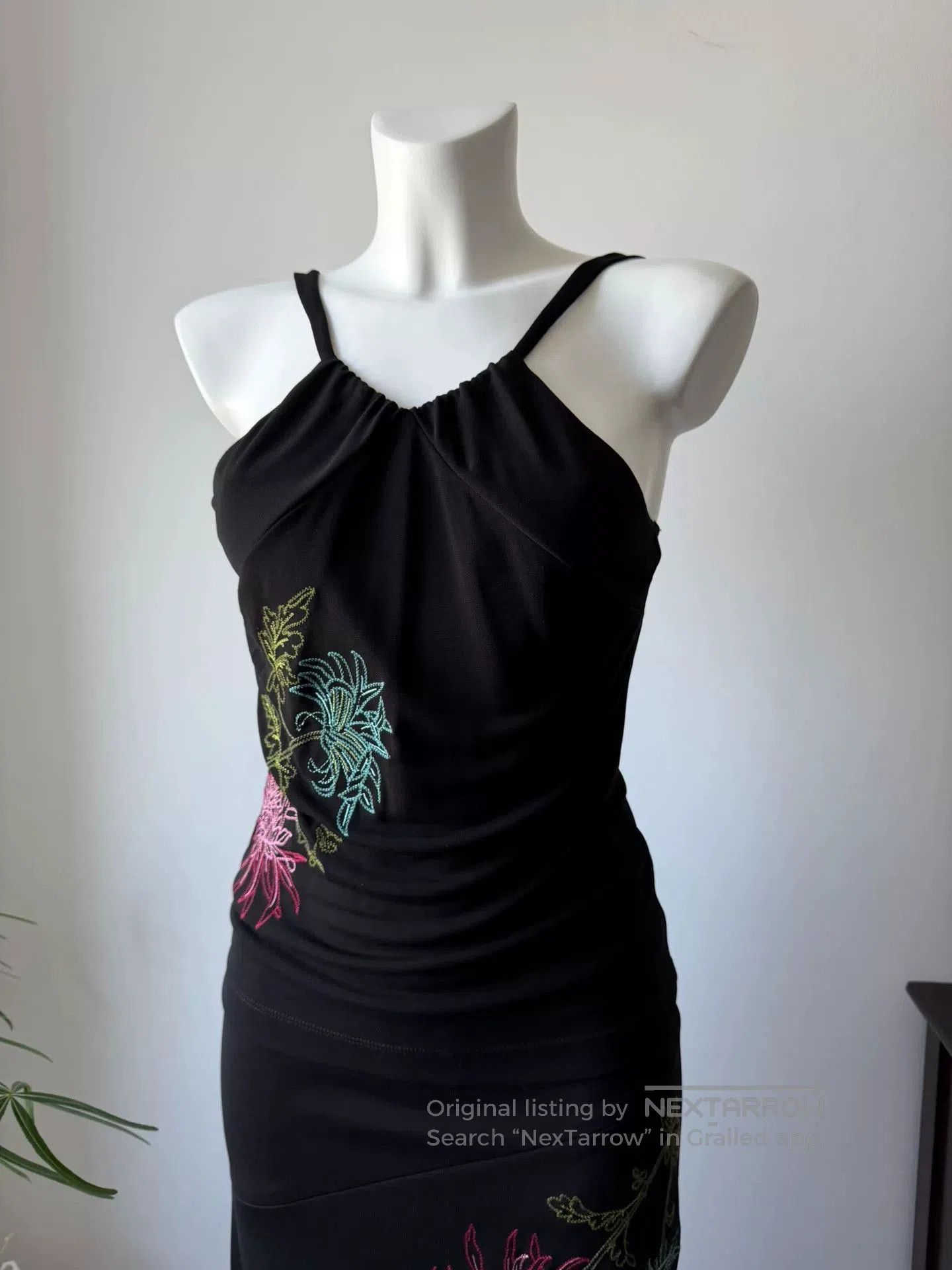 Bcbgmaxazria BCBG Chinese Neckline Embroidery Set. Size M / US 6-8 / IT 42-44 - 4 Thumbnail