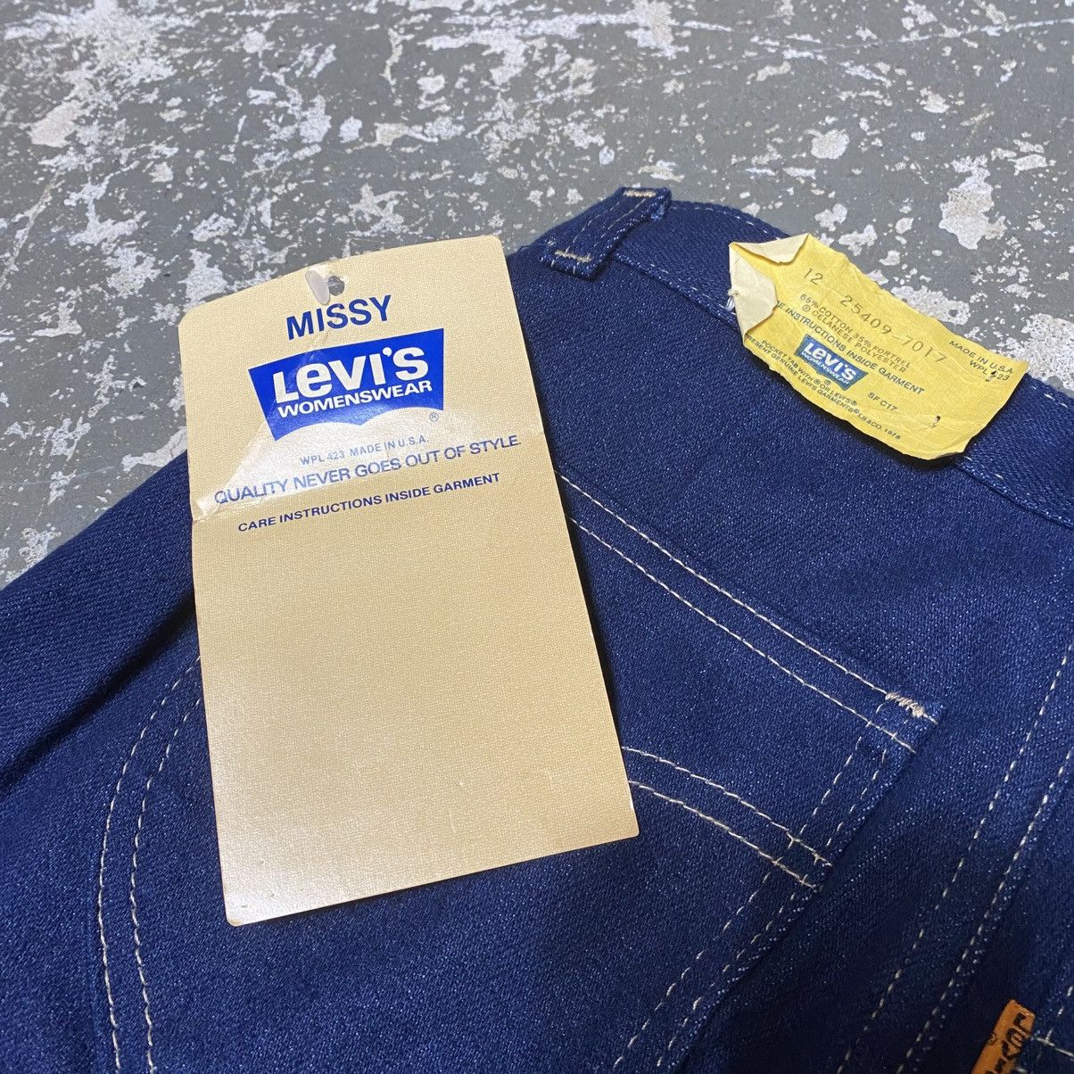 Levi's × Vintage Vintage Levi’s Missy 409 Denim Jeans USA NWT 1976 Size US 27 - 11 Thumbnail