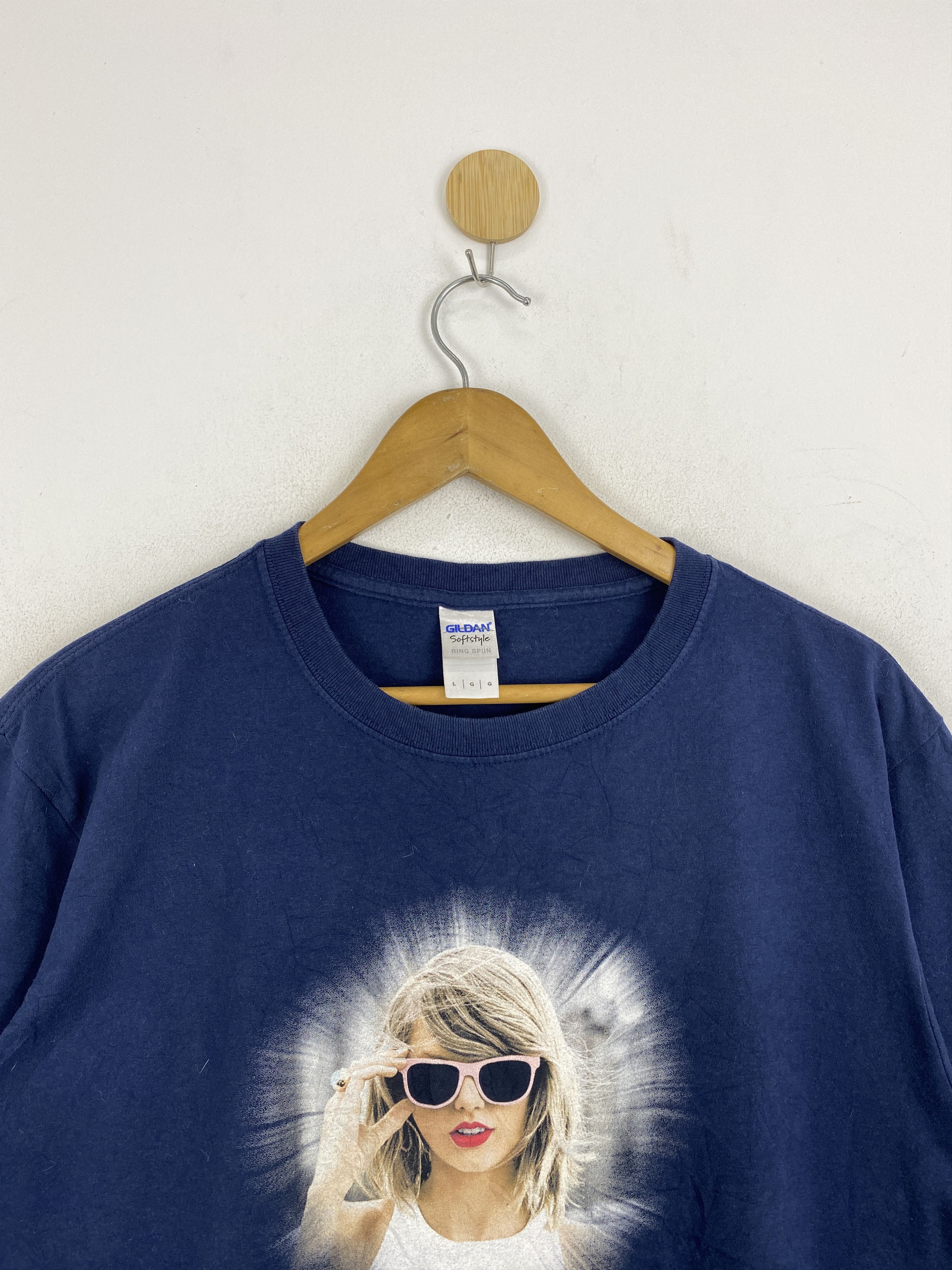 Band Tees × Vintage Vintage Taylor Swift The 1989 World Tour Tee TA0610 Size US L / EU 52-54 / 3 - 2 Thumbnail