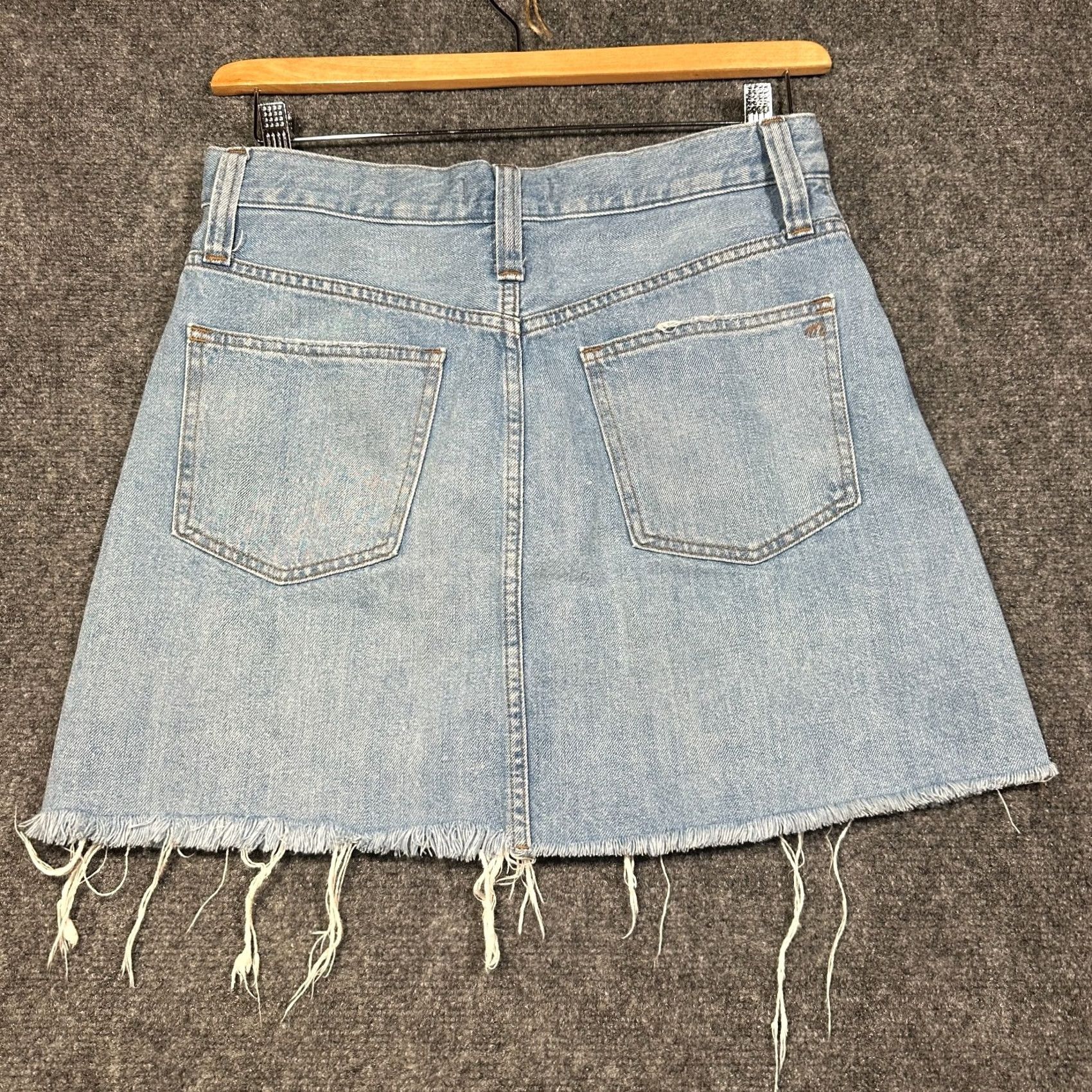 Madewell Madewell Denim Skirt Mini A Line Cotton Blue Pockets Raw Hem Zip Casual Western 28 Womens Regular Short Mid Rise Vintage? No (adjusted) Size 28" / US 6 / IT 42 - 7 Thumbnail
