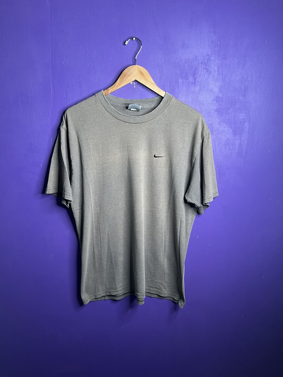 Nike × Vintage Vintage 00s Nike faded charcoal grey swoosh t-shirt Size US M / EU 48-50 / 2 - 1 Thumbnail