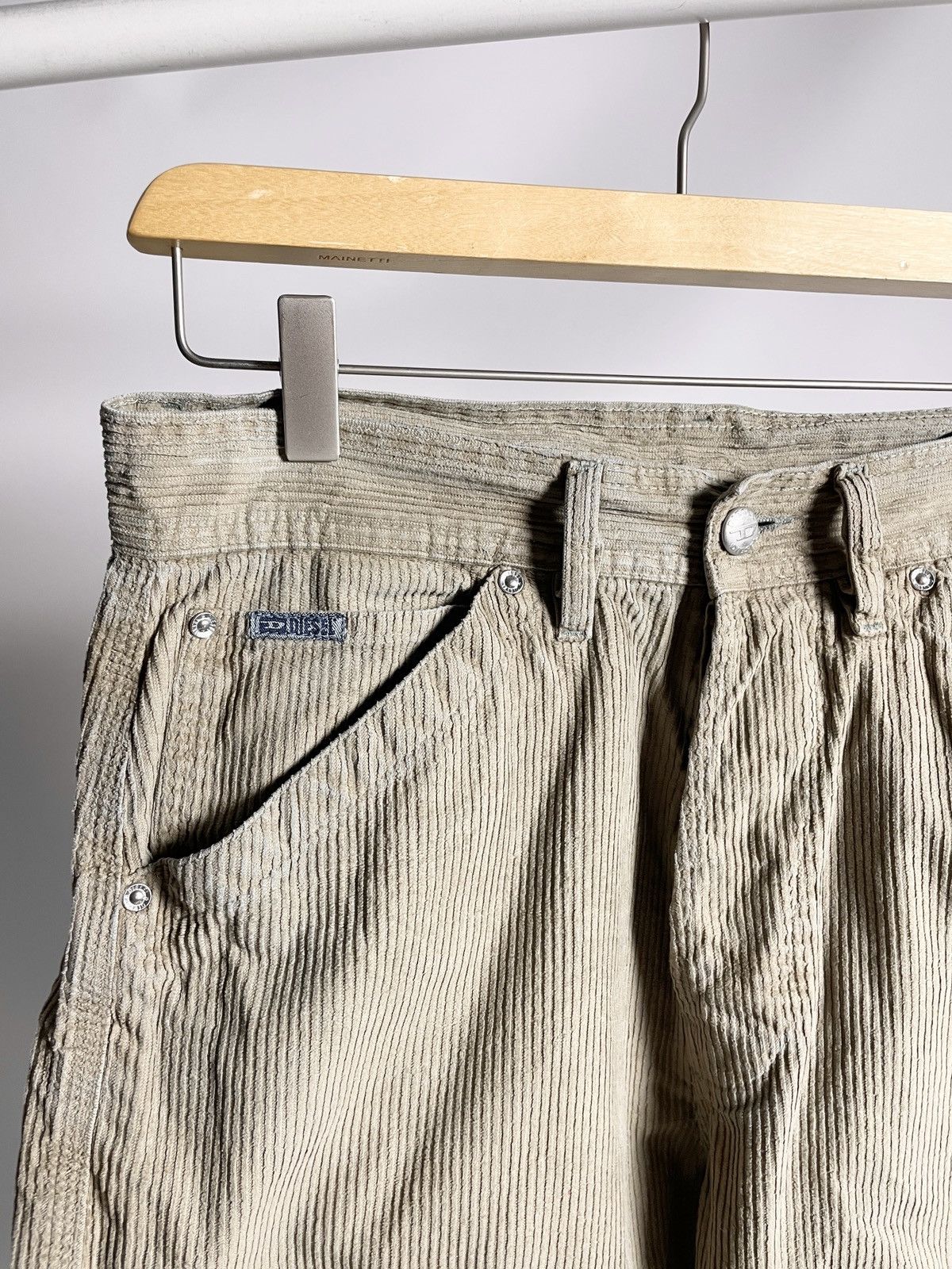 Diesel × Diesel Black Gold × Vintage VINTAGE 👁️ Diesel Velvet double knee carpenter Beige Shorts Size US 29 - 7 Thumbnail