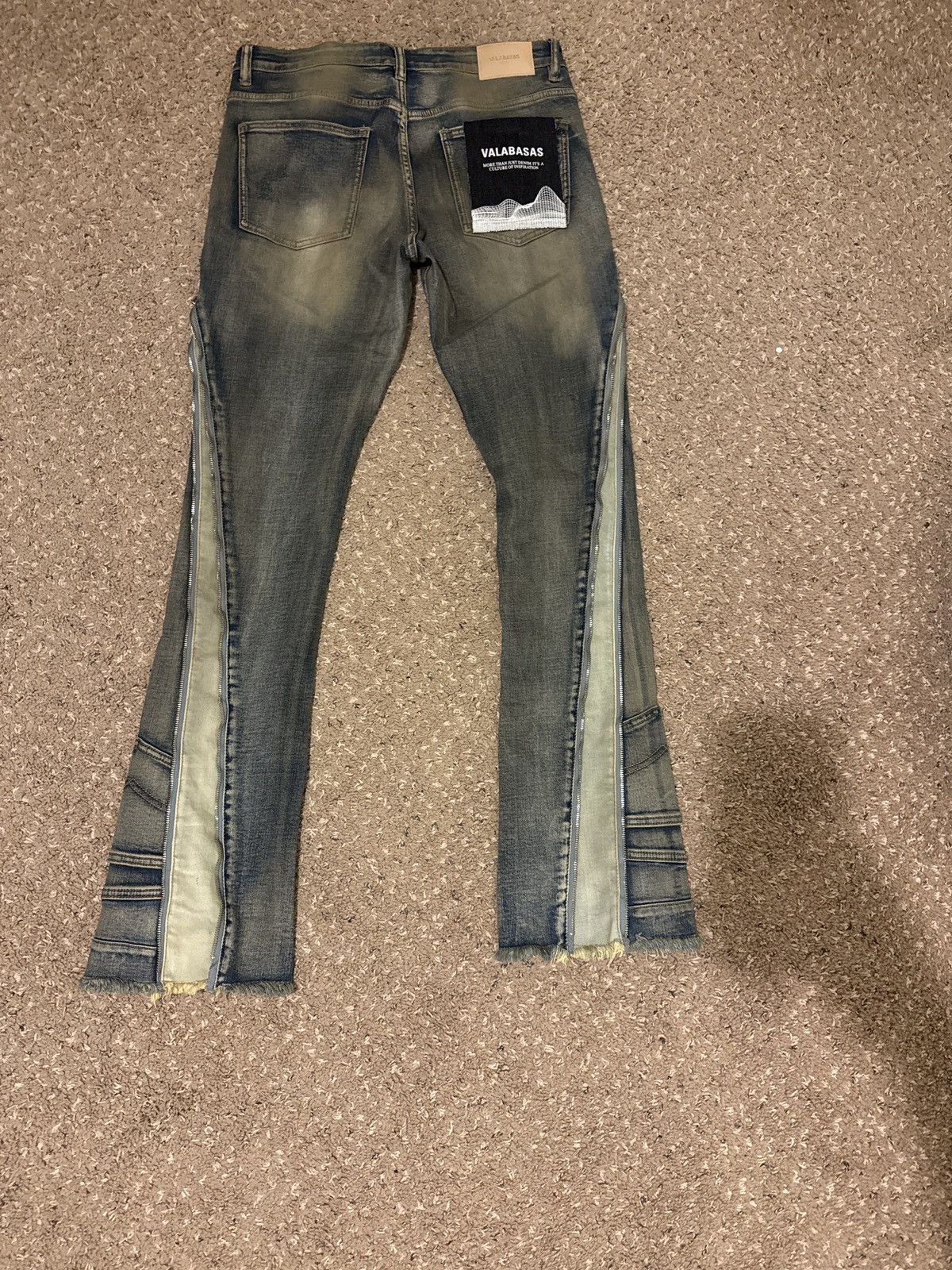 Valabasas "ADAPT" VINTAGE V LT.BLUE STACKED FLARE JEAN Size US 34 / EU 50 - 3 Thumbnail