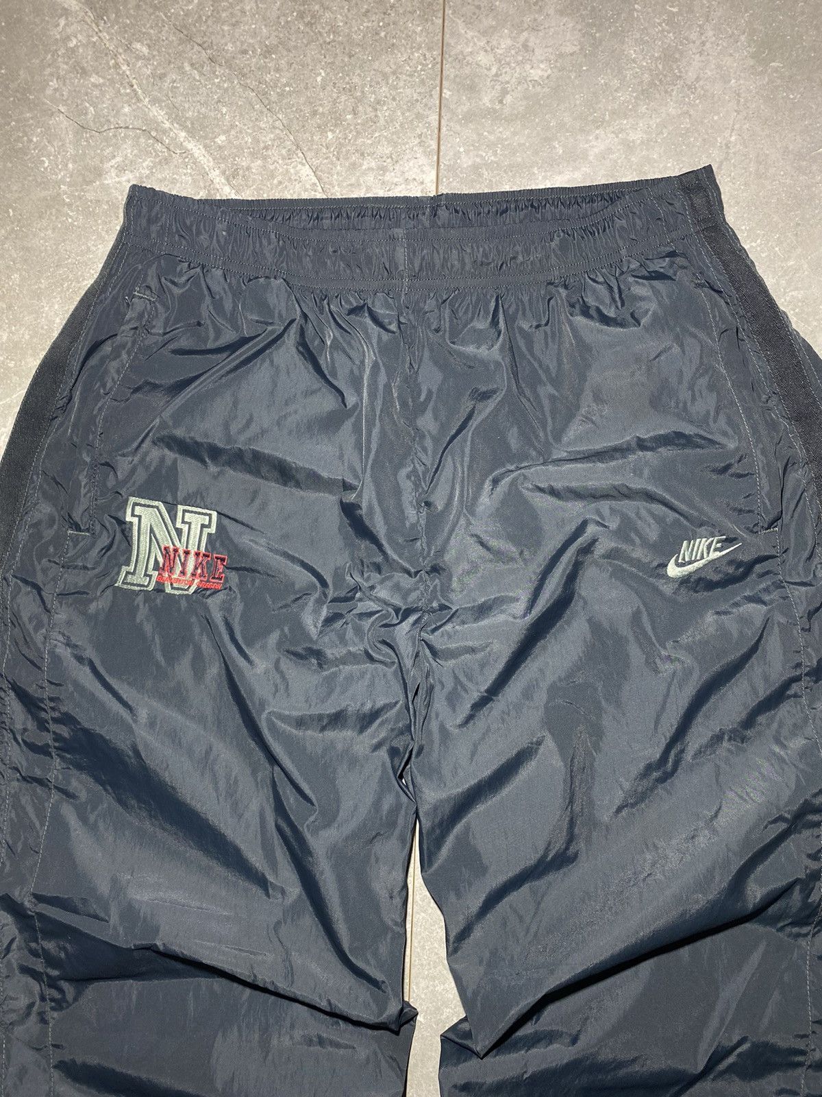 Nike × Vintage Vintage Nike Nylon Beaverton Oregon Track Pants L Size US 34 / EU 50 - 2 Thumbnail