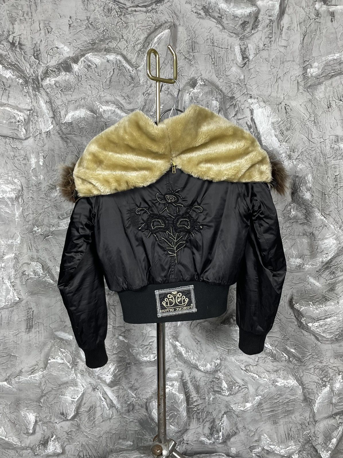 If Six Was Nine × Japanese Brand 2000s Fur Japanese Cropped Bomber Y2K Hysteric Glamour Style Size US S / EU 44-46 / 1 - 2 Thumbnail