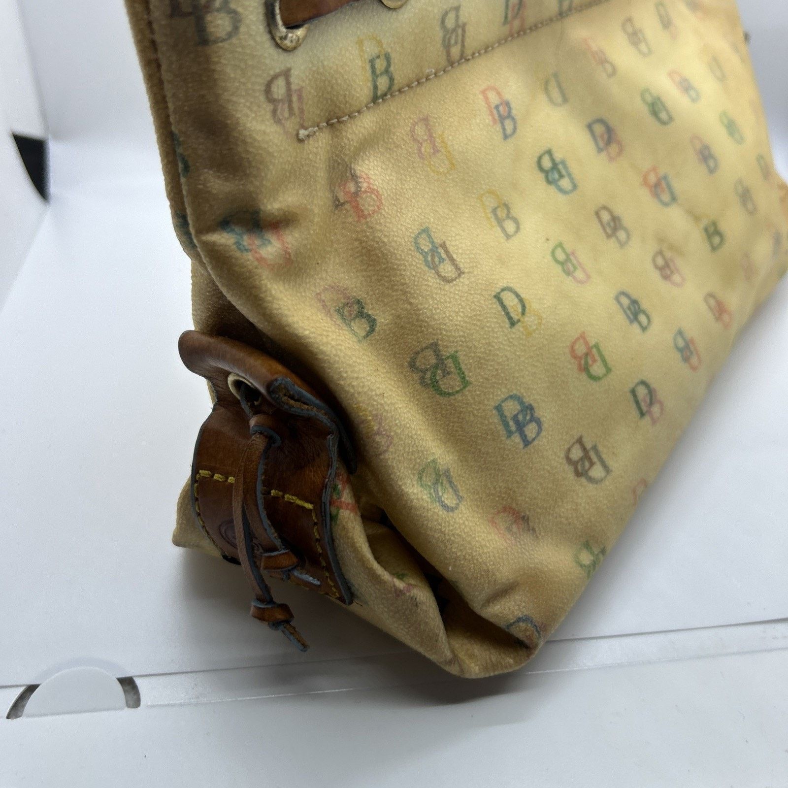Dooney & Bourke Dooney & Bourke Pale Yellow& Tan Vinyl Handbag Purse Leather Size ONE SIZE - 4 Thumbnail