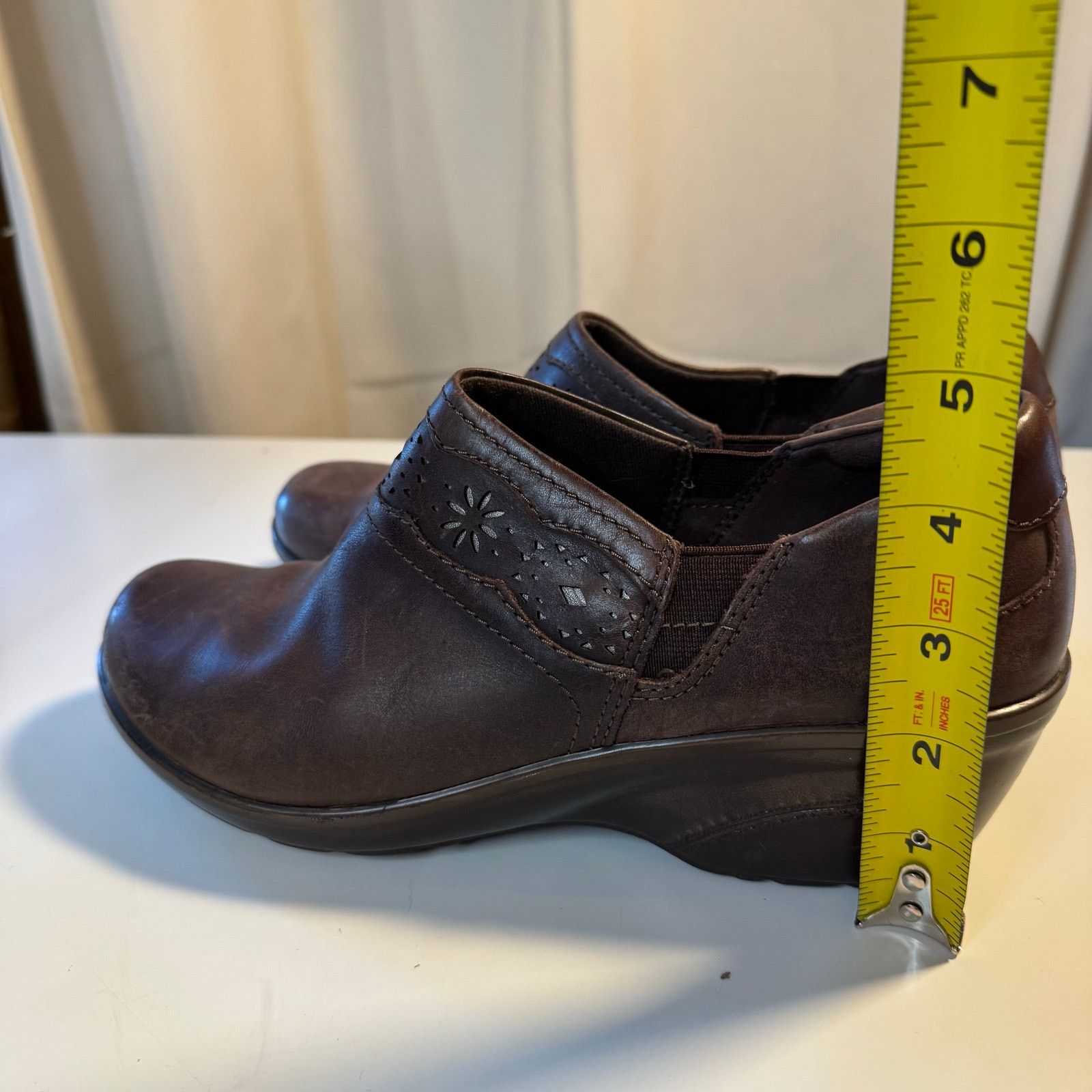 Clarks Clarks Marion Helen Cut-out Detail Wedge Clog Shoes Sz 6W Size US 6 / IT 36 - 9 Thumbnail