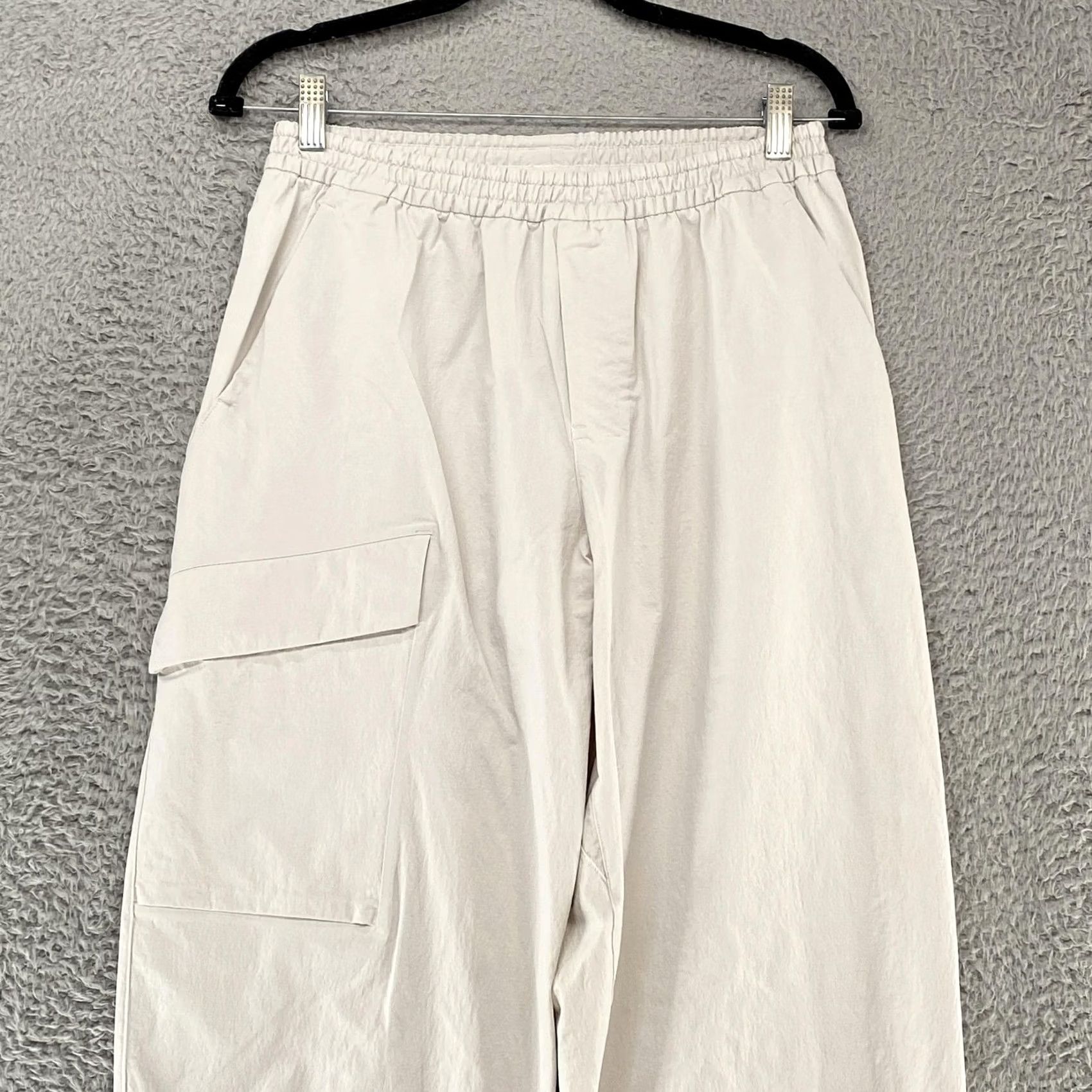 Lululemon Lululemon Cargo Joggers Womens 6 Beige Baggy Elastic Waist Pull On Tapered Nylon Spandex Polyester Lightweight Pockets Logo Size 28" / US 6 / IT 42 - 2 Thumbnail