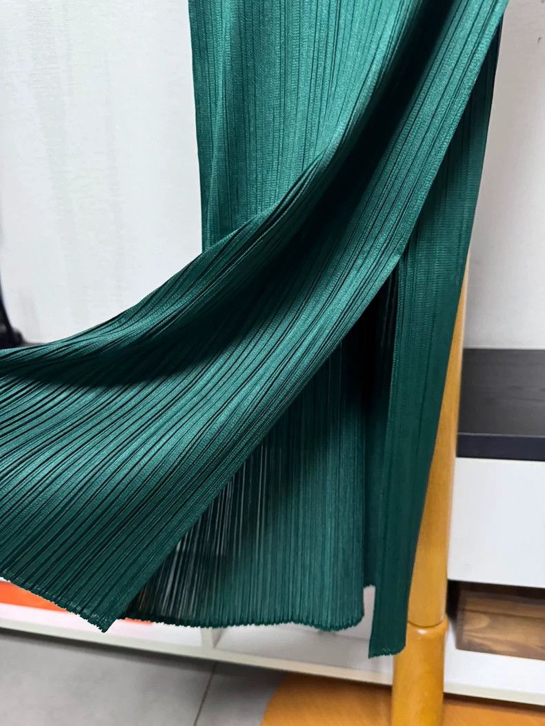 Issey Miyake Issey Miyake size:3 Dark green pleated dress Size S / US 4 / IT 40 - 3 Thumbnail