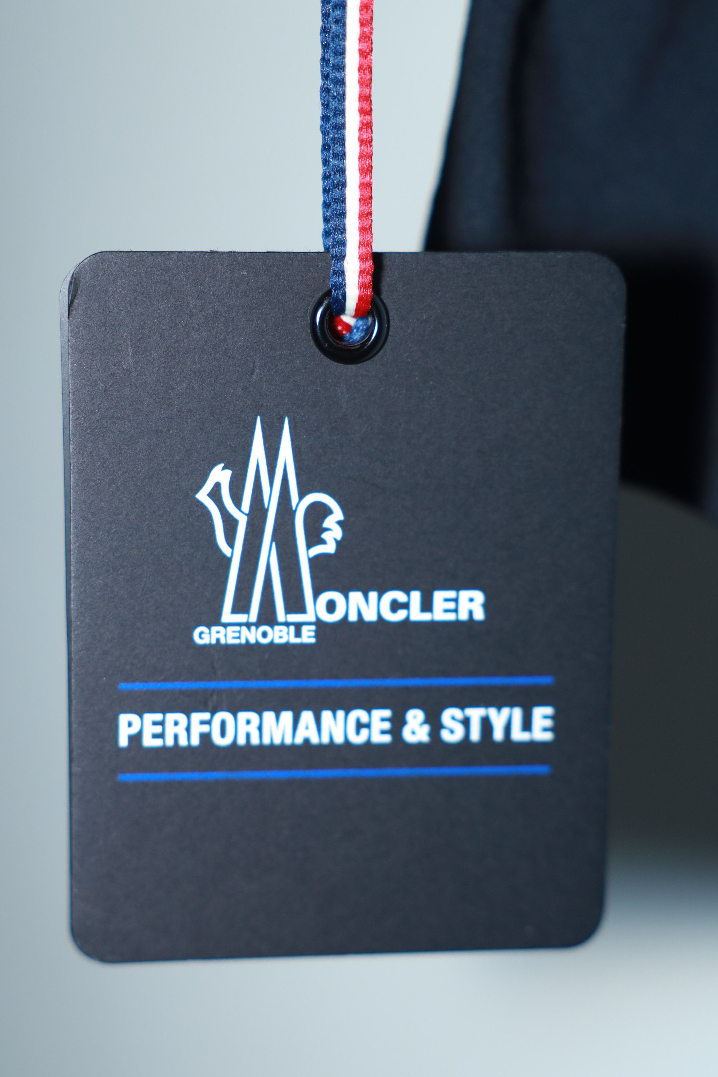 Moncler Moncler Bruche Giubbotto White Hooded Ski Jacket – Size M Size M / US 6-8 / IT 42-44 - 5 Thumbnail