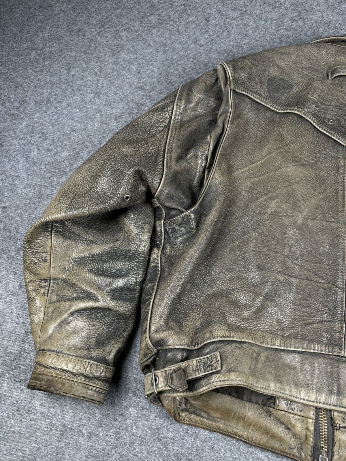 Vintage Vintage distressed leather bomber jacket Size US L / EU 52-54 / 3 - 14 Thumbnail