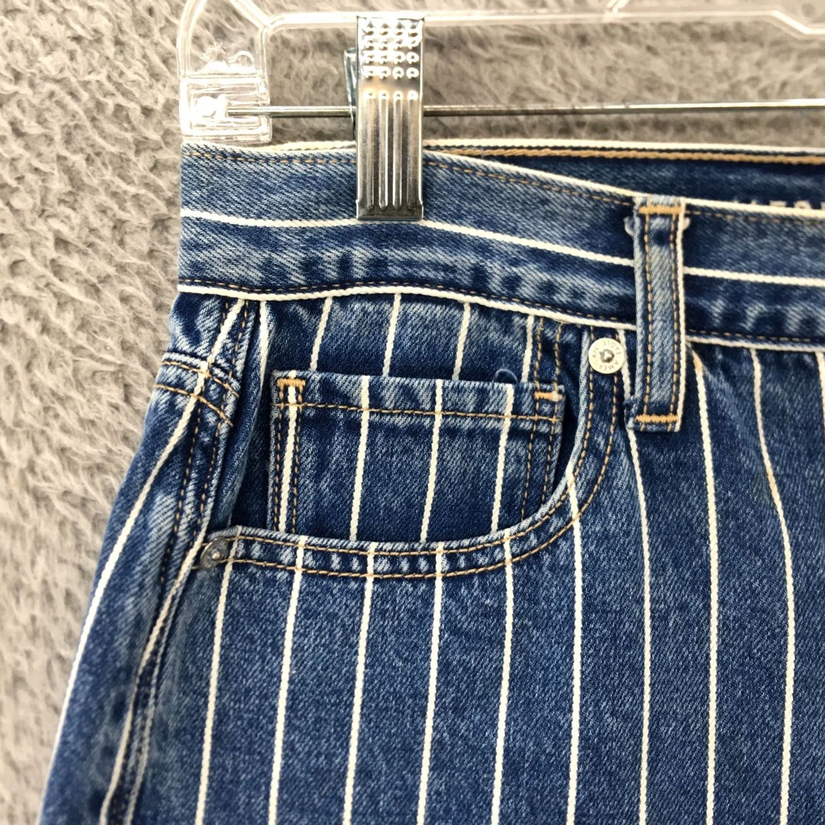 American Eagle Outfitters American Eagle Outfitters Mom Jeans Womens 6 Denim Striped High Rise Zip Fly Casual Blue Denim Size 28" / US 6 / IT 42 - 3 Thumbnail