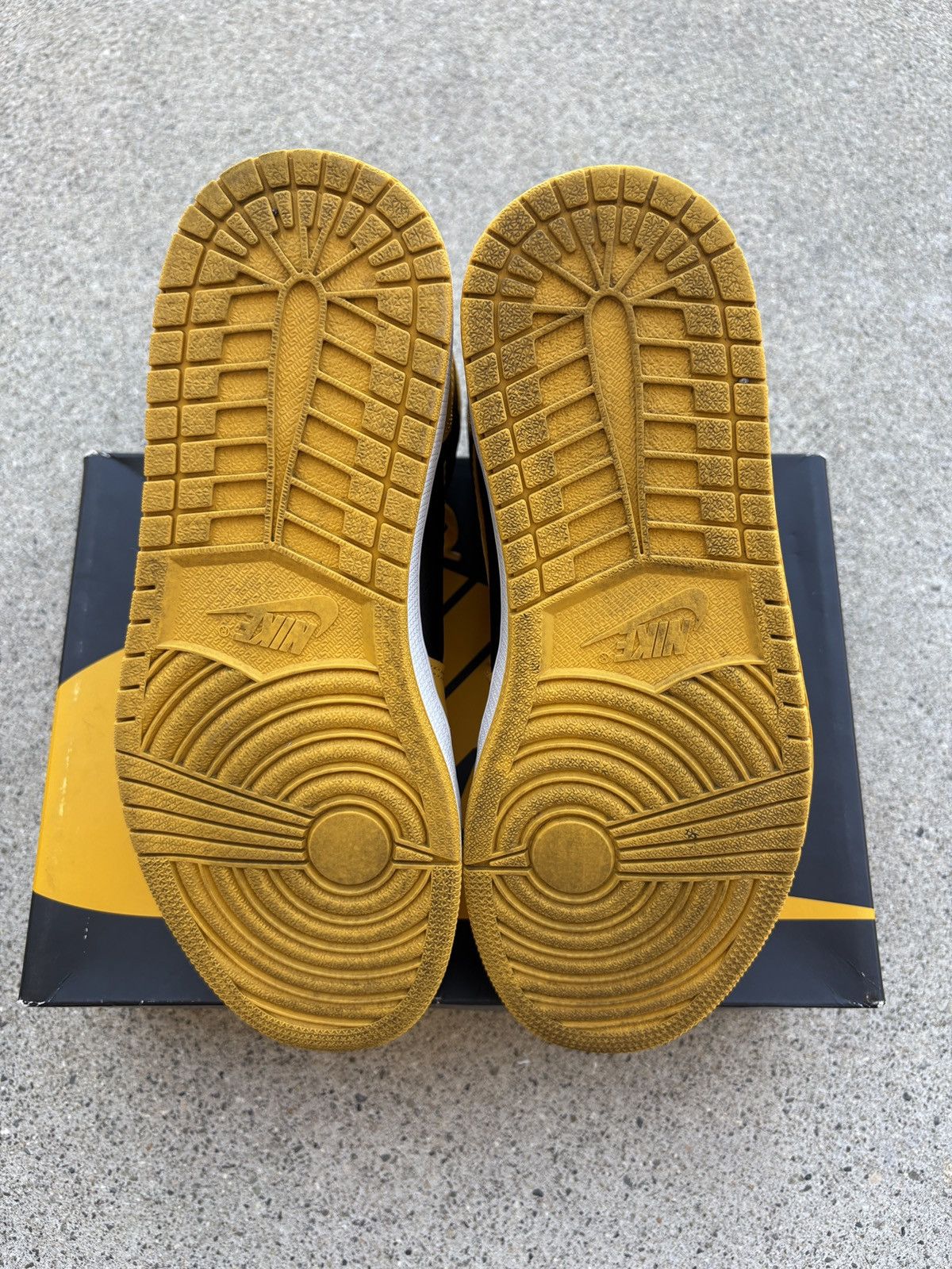 Jordan Brand Jordan 1 Retro High “Pollen” Size Men’s 8.5 Size US 8.5 / EU 41-42 - 10 Thumbnail
