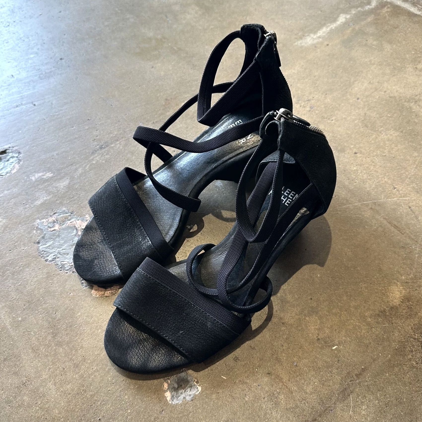 Eileen Fisher VINTAGE Eileen Fisher Leather Open Toe Wedge Heel Ankle Strap Size 5 Black Womens Shoes Size US 5 / IT 35 - 2 Thumbnail