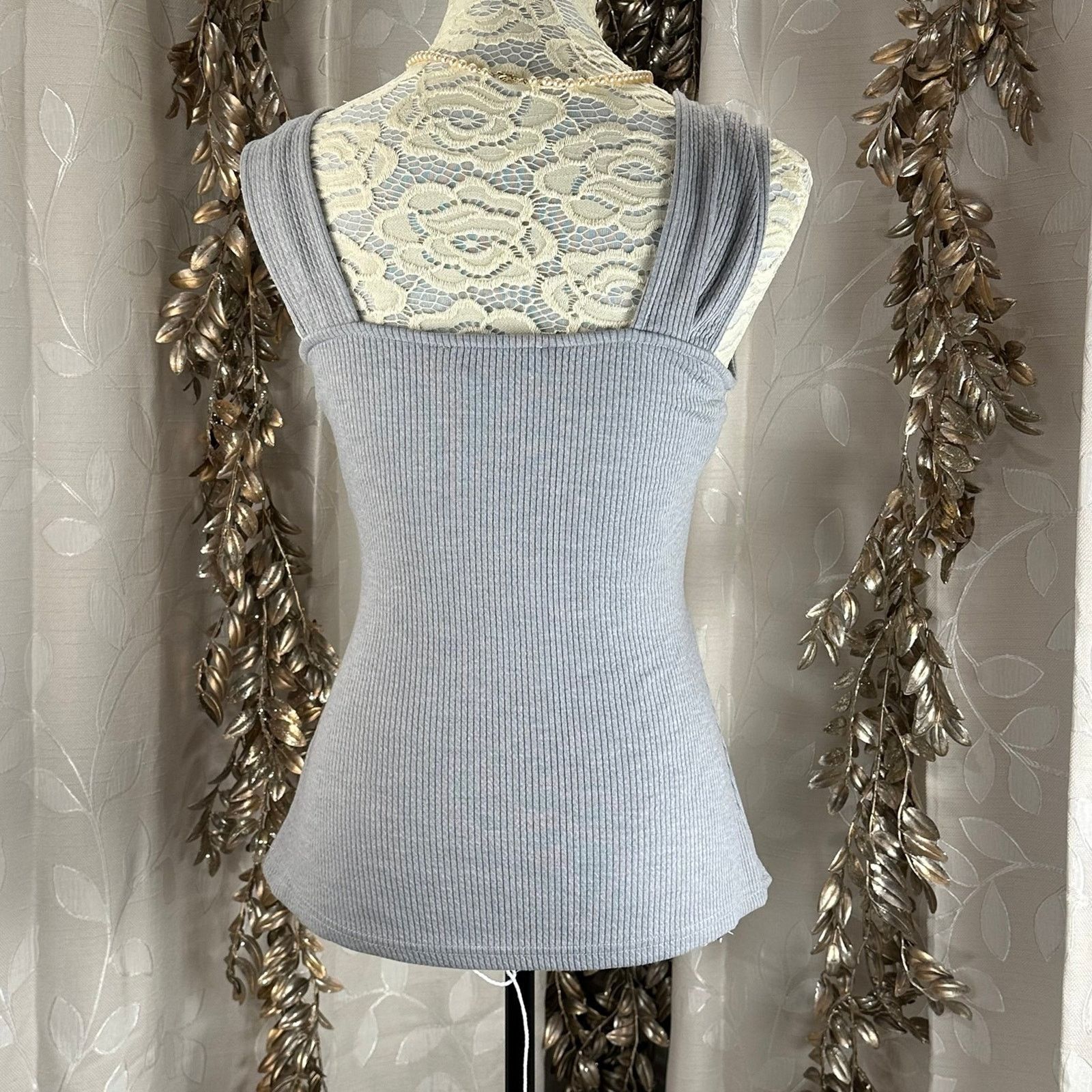 Other Listicle Women’s M Gray Ribbed Twist Front Sleeveless Top Size M / US 6-8 / IT 42-44 - 3 Thumbnail