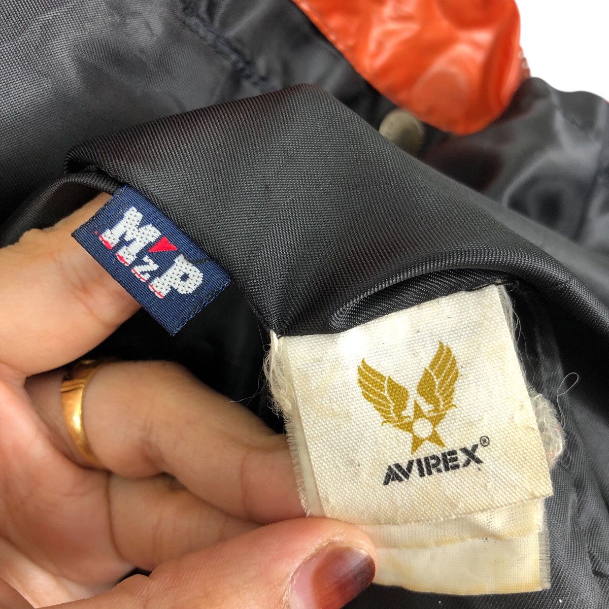Avirex × Vintage Vintage AVIREX ARMED FORCES Af-75 Uscg Dirty Puffer Jacket Size US L / EU 52-54 / 3 - 8 Thumbnail