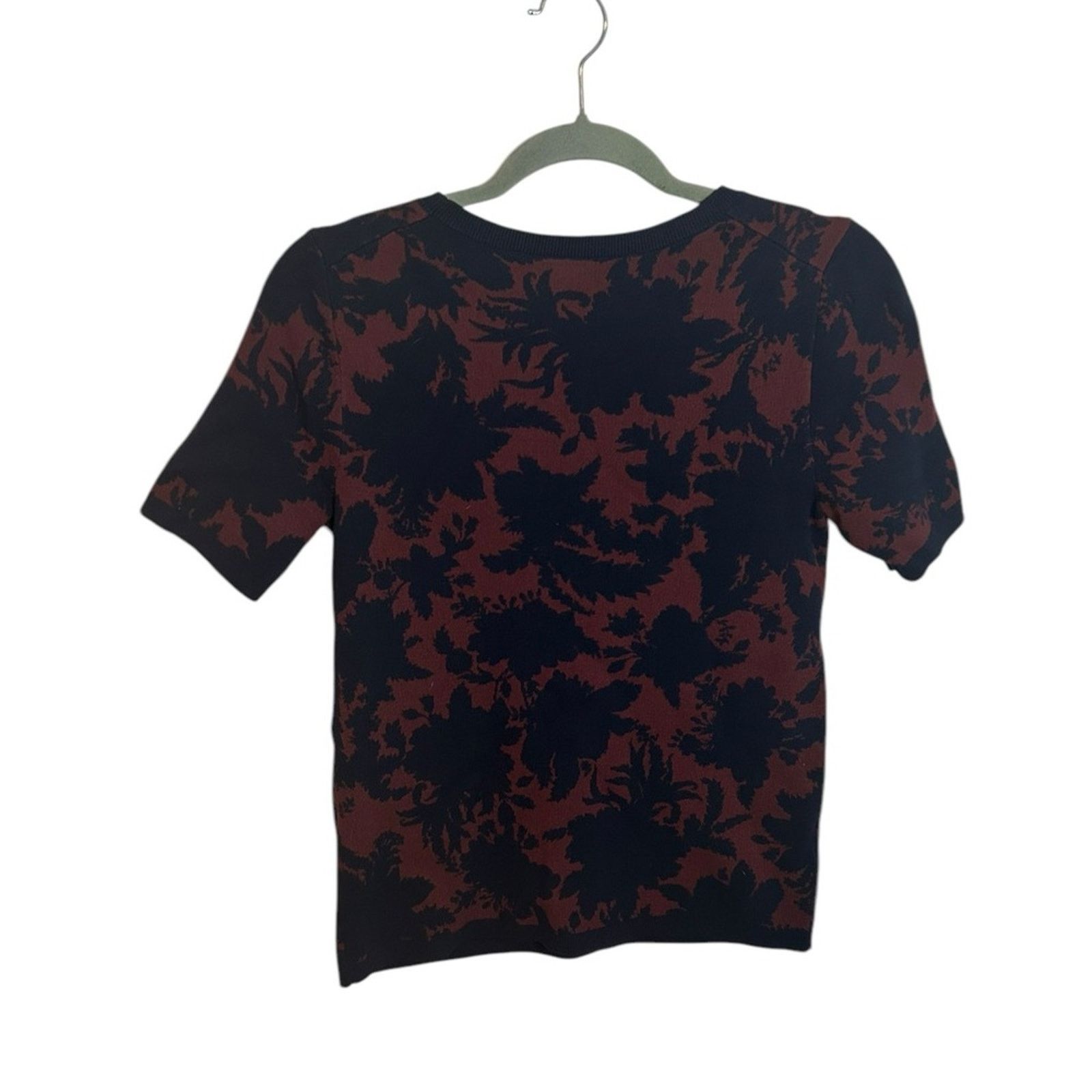 Ann Taylor Ann Taylor Navy Blue Maroon Floral Short Sleeve Sweater Top Size S / US 4 / IT 40 - 2 Thumbnail