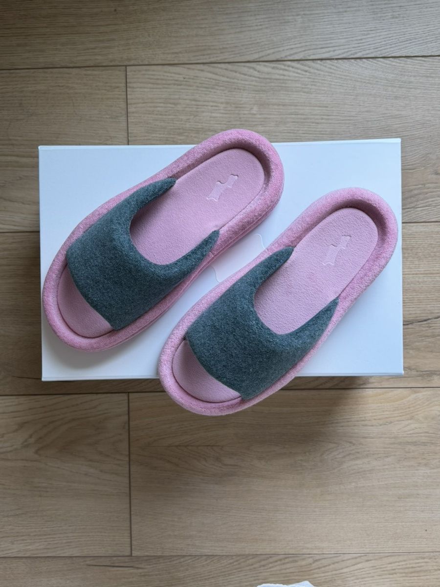 SKYLRK SKYLRK rest slide ‘bloop’ Size US 10 / EU 43 - 1 Thumbnail