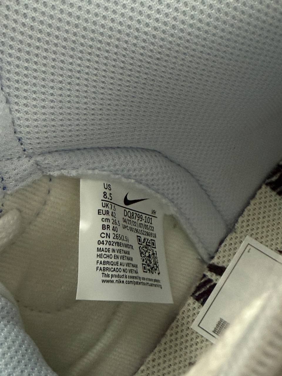 Nike Size US 8.5 / EU 42 Size US 8.5 / EU 41-42 - 8 Thumbnail