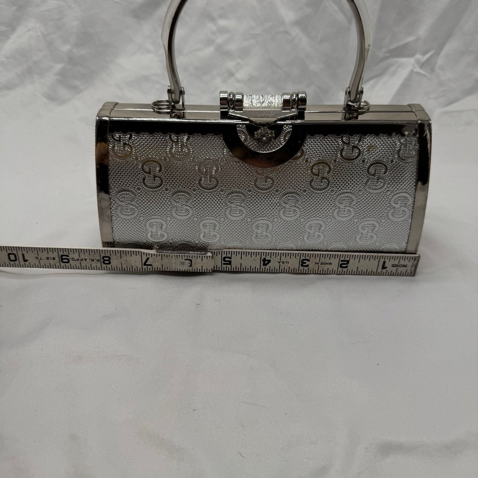 NBDN Nobrandedon Silver clam case hand bag Size ONE SIZE - 6 Thumbnail