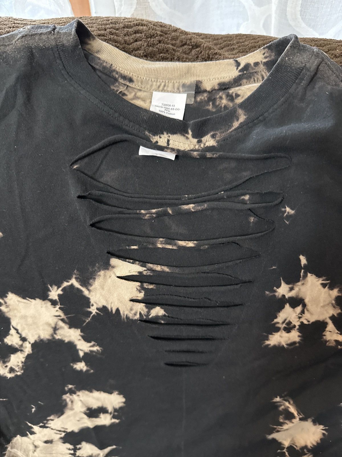Vintage Vintage, New Old Stock, s/s tie-dye tee w/ rivets & tears! Size M / US 6-8 / IT 42-44 - 2 Thumbnail