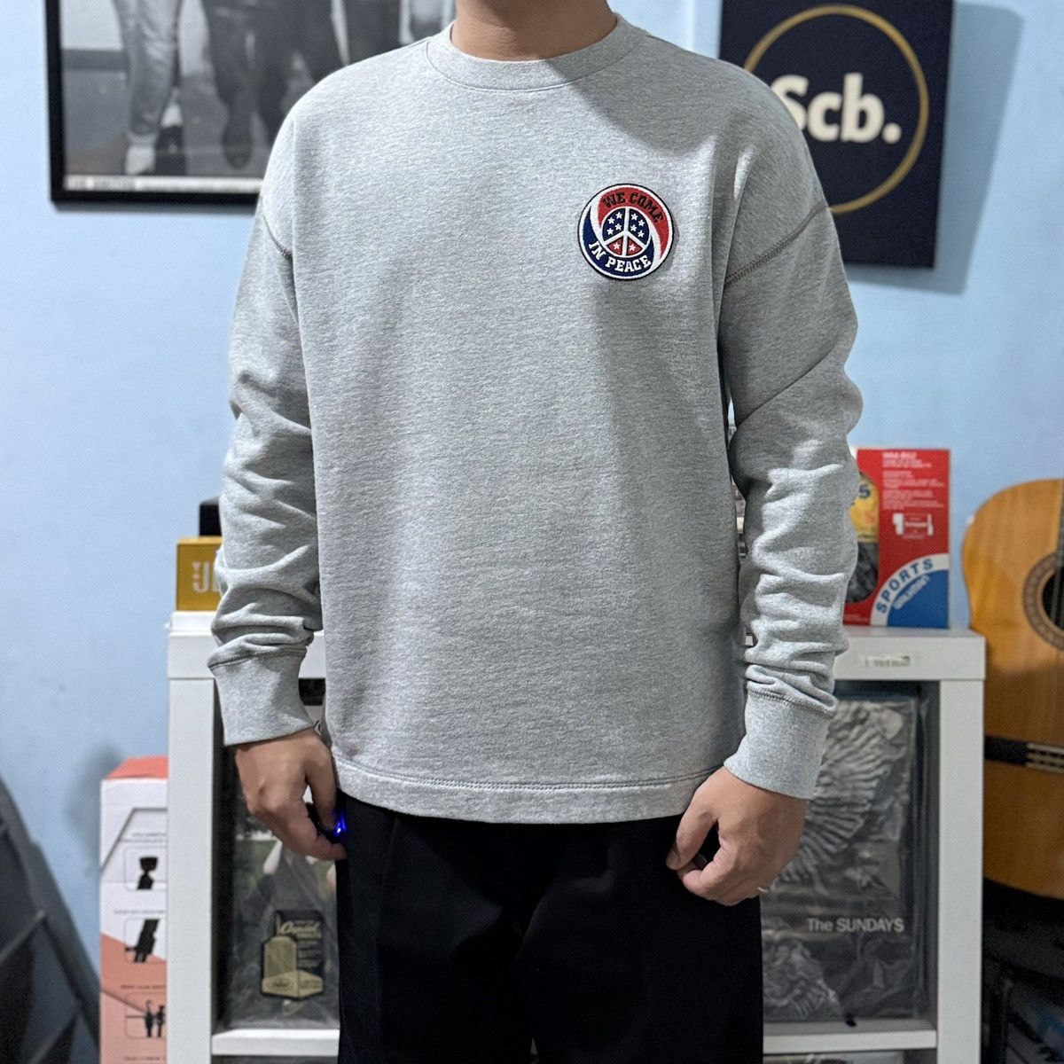 Marc by Marc Jacobs Marc by marc jacobs “we come in peace” sweatshirt Size US XS / EU 42 / 0 - 10 Thumbnail