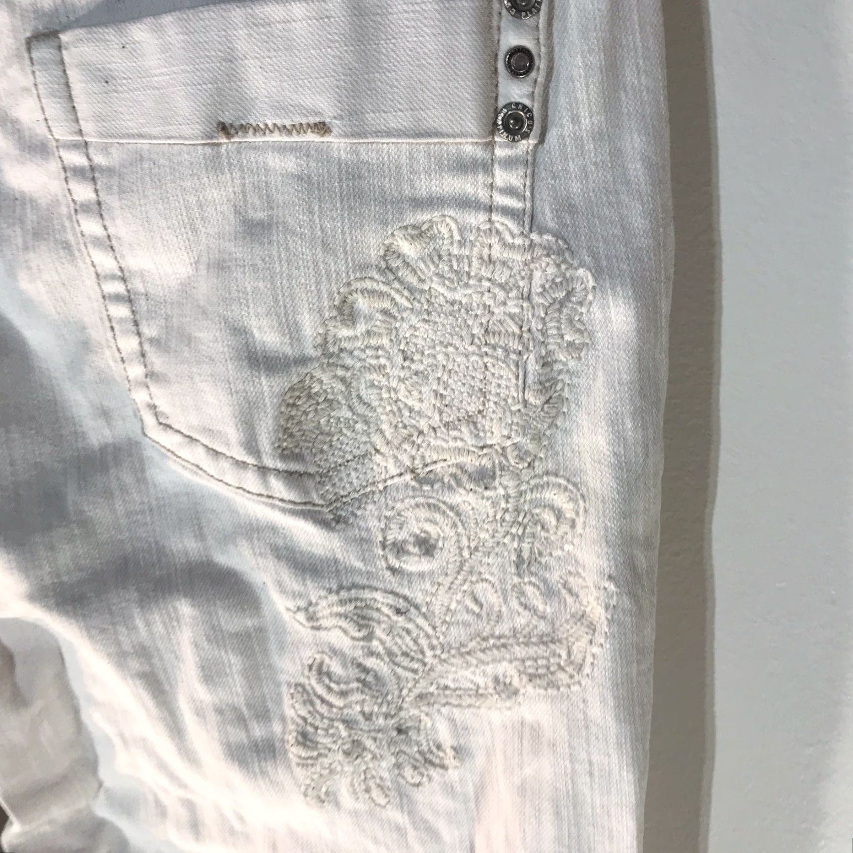Vintage Chico's Platinum Willa RG Whitewash Straight Jeans Womens Size 12 Regular 5-Pocket Comfort Denim Size 34" / US 12 / IT 48 - 2 Thumbnail