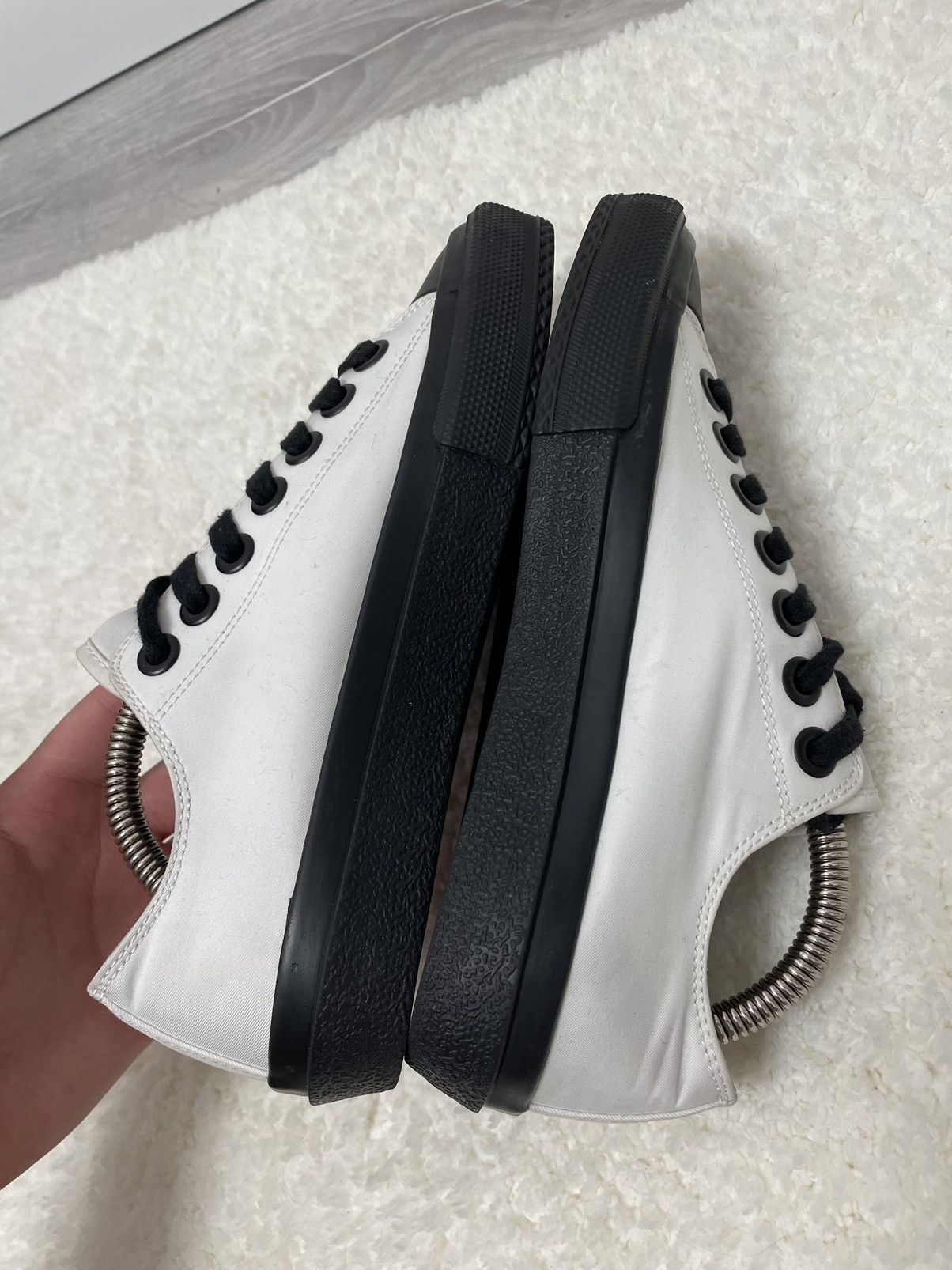 Burberry Burberry White Black Larkhall Logo Sneakers shoes 36 eu Size US 6 / IT 36 - 4 Thumbnail