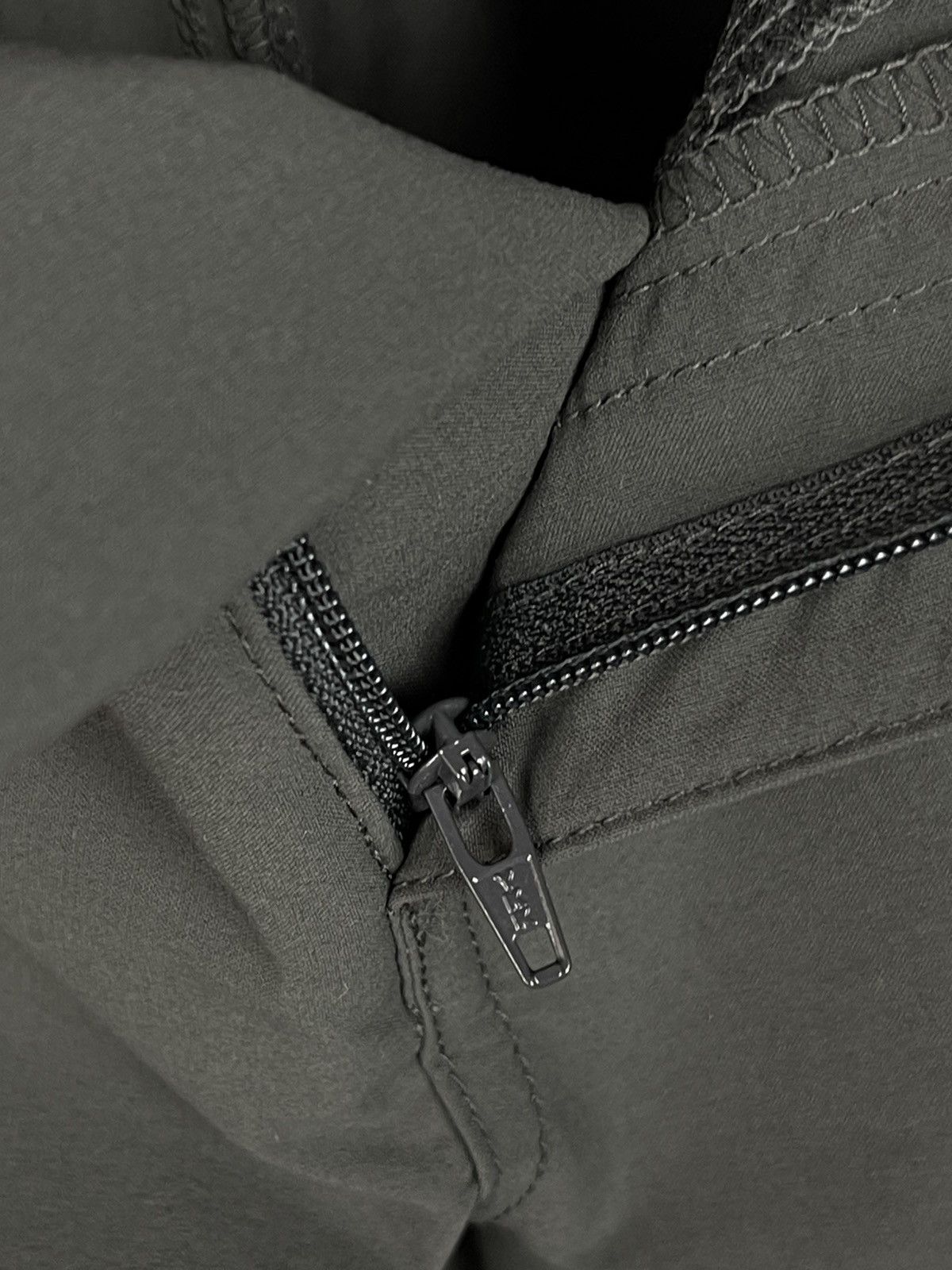 The North Face The North Face Outdoor Grey Cargo Transformer Pants WMNS Size 8 Size 30" / US 8 / IT 44 - 23 Thumbnail