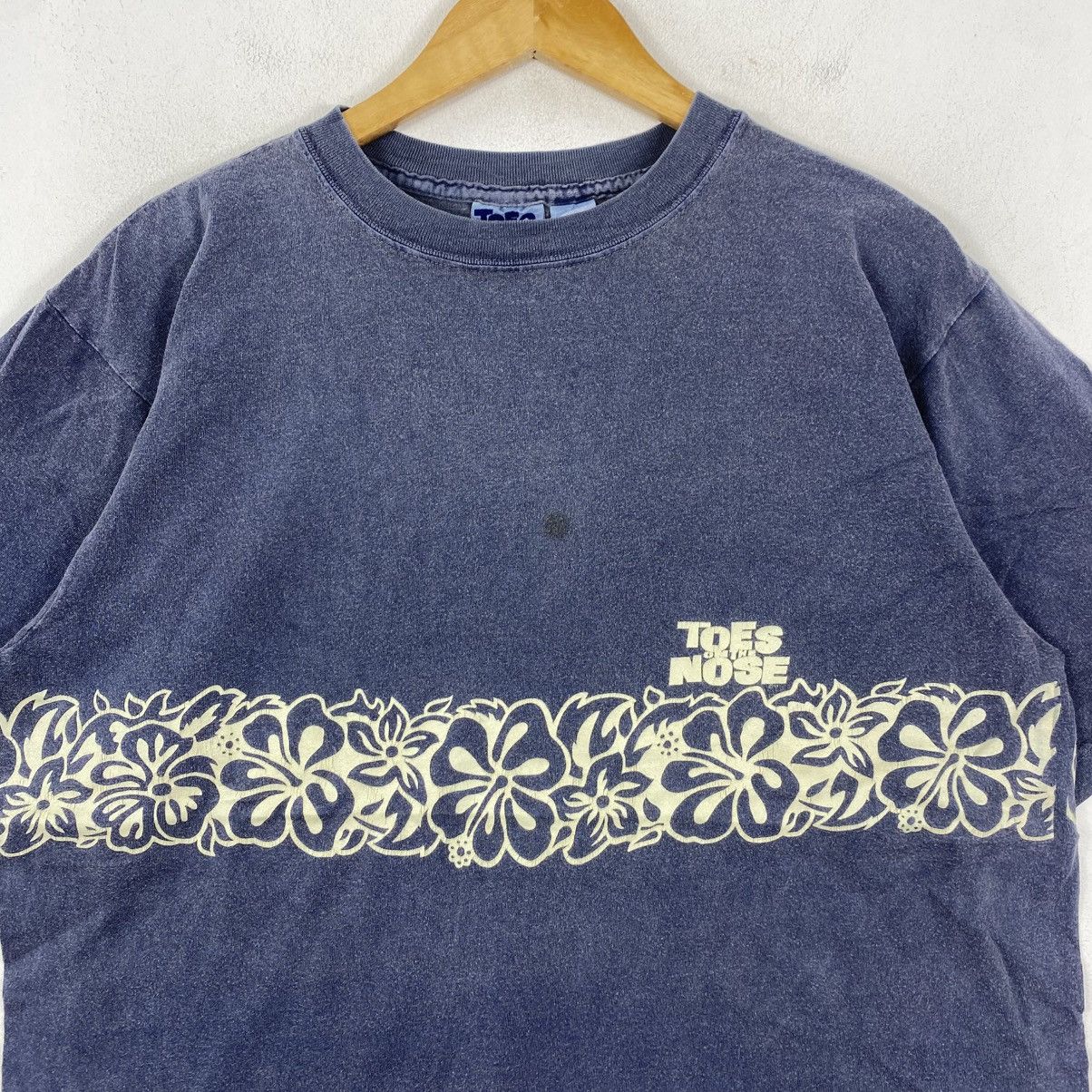 Vintage Vintage 90s Toes on the Nose Surf T-Shirt Blue L Size US L / EU 52-54 / 3 - 4 Thumbnail