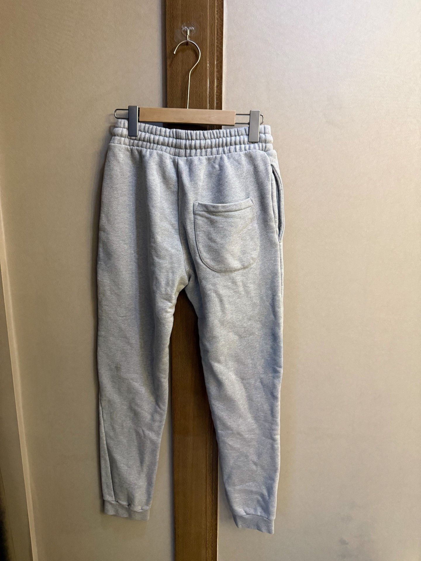 Vetements Vetements 2017 Gray Sweatpants Size US 26 / EU 42 - 2 Thumbnail