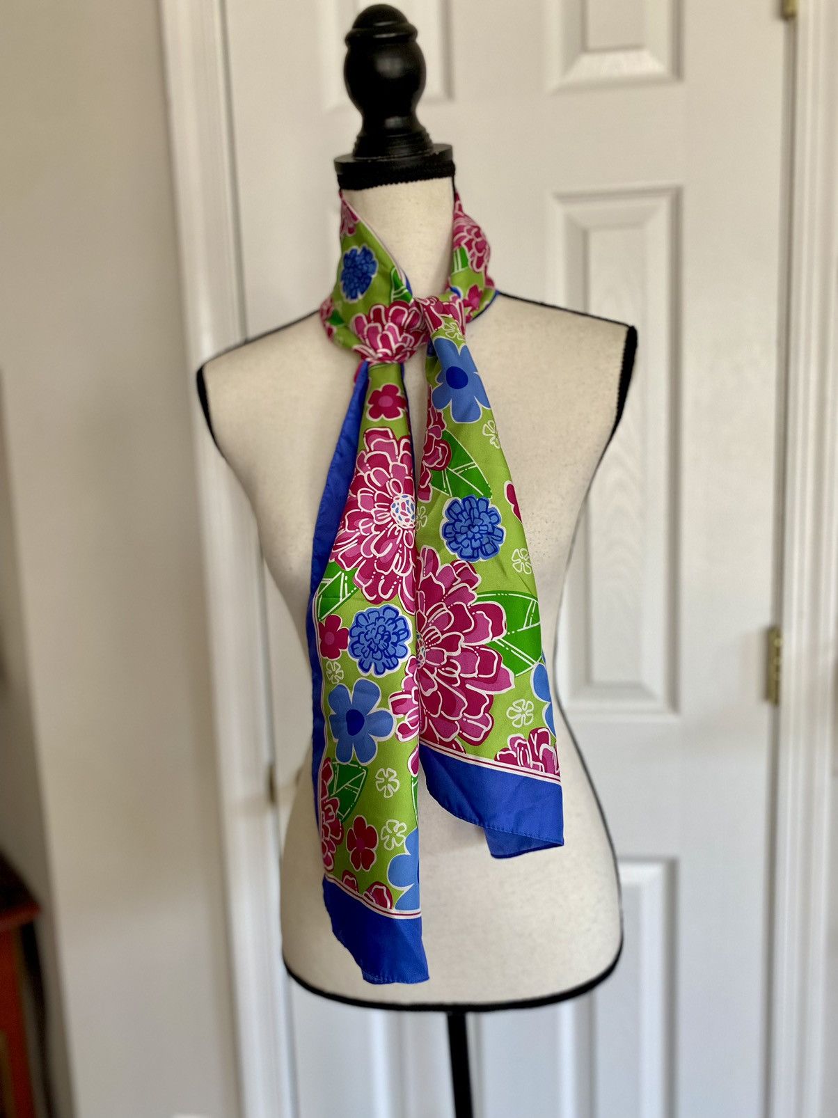 Lilly Pulitzer LILLY PULITZER FORD FLORAL SILK SCARF Size ONE SIZE - 8 Thumbnail