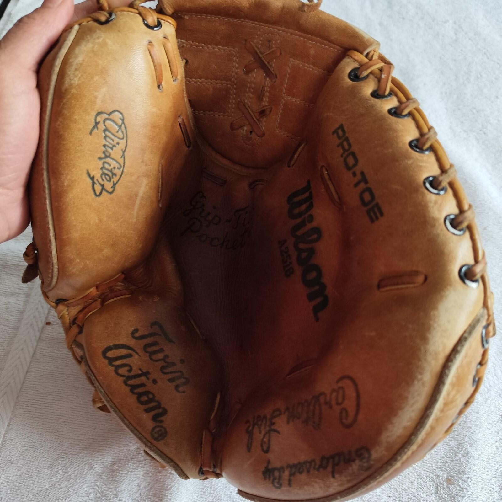 Wilson Vintage Wilson Catchers Mitt A2516 Right Hand Throw Leather Size ONE SIZE - 8 Thumbnail