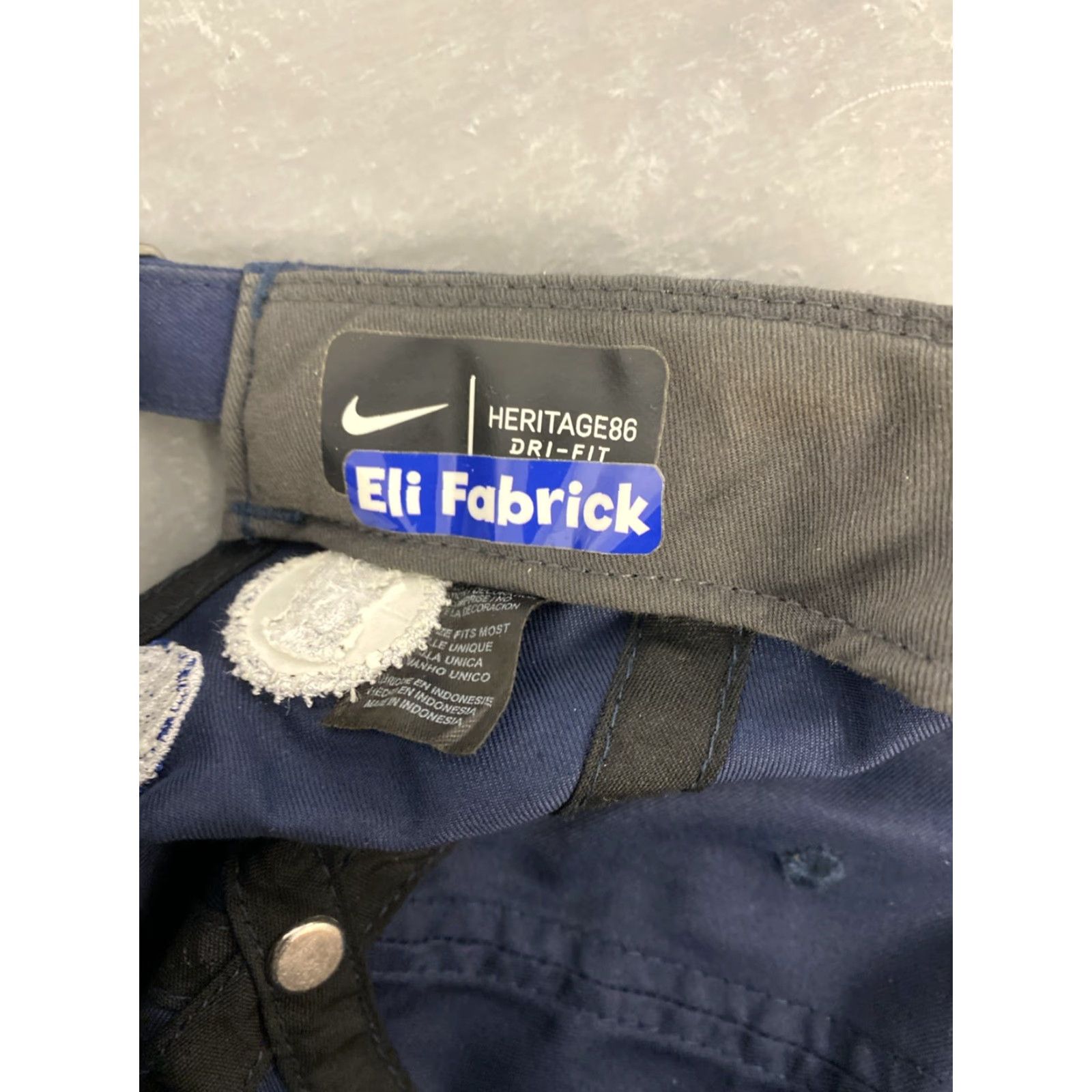 Nike VINTAGE? No. Use: Nike Brentwood Water Polo Hat Cap Navy Adjustable Snap Back OSFM Unisex Adults One Size Navy Logo Hats Mens Womens Size US M / EU 48-50 / 2 - 7 Thumbnail