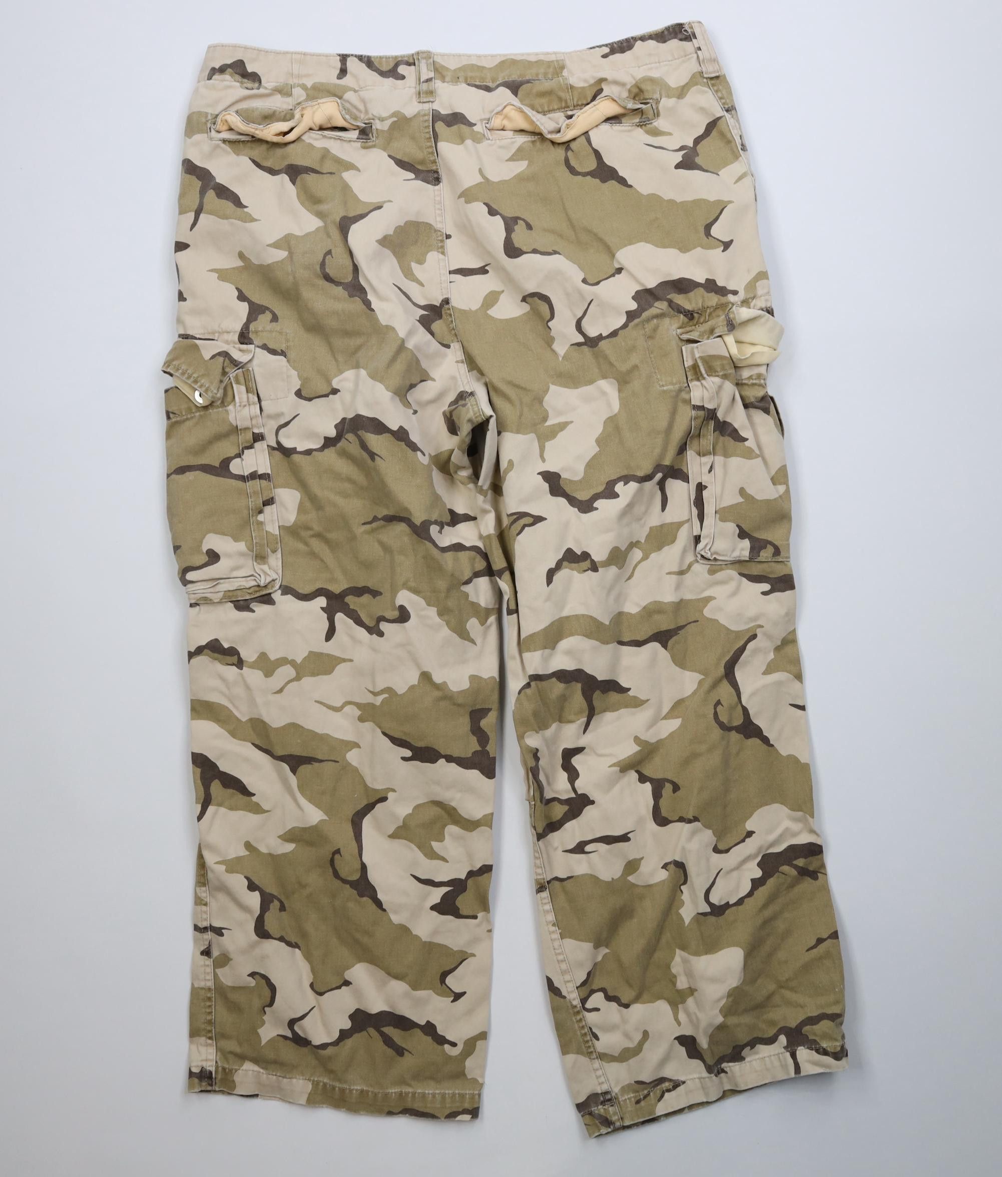 Vintage Vintage 90s Y2K Streetwear Camouflage Wide Leg Cargo Pants Size US 38 / EU 54 - 12 Thumbnail