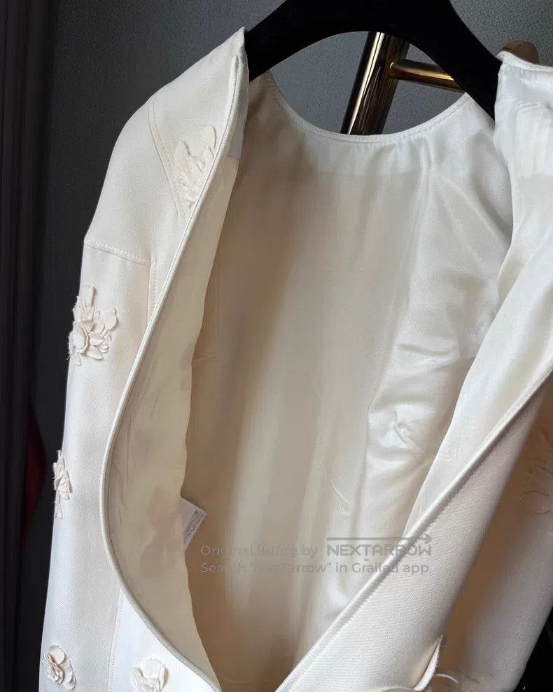 Valentino Valentino Cape dress Size M / US 6-8 / IT 42-44 - 5 Thumbnail