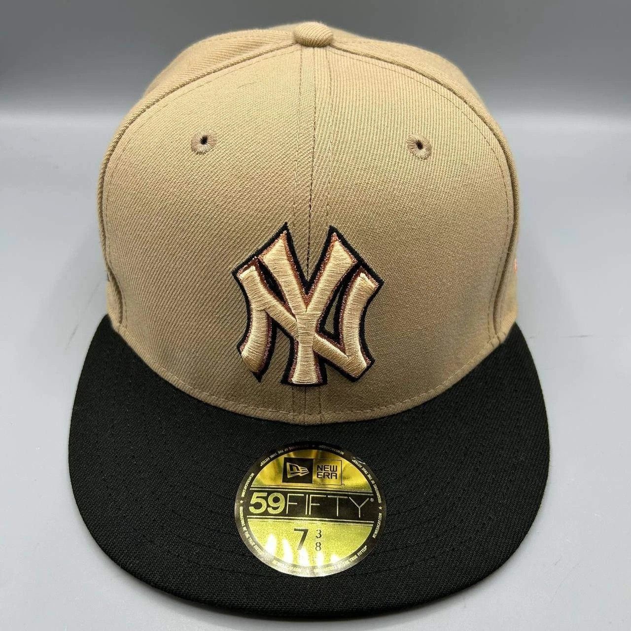 New Era New York Yankees Hat Men 7 3/8 Beige Black MLB Fitted Cap Size ONE SIZE - 1 Thumbnail