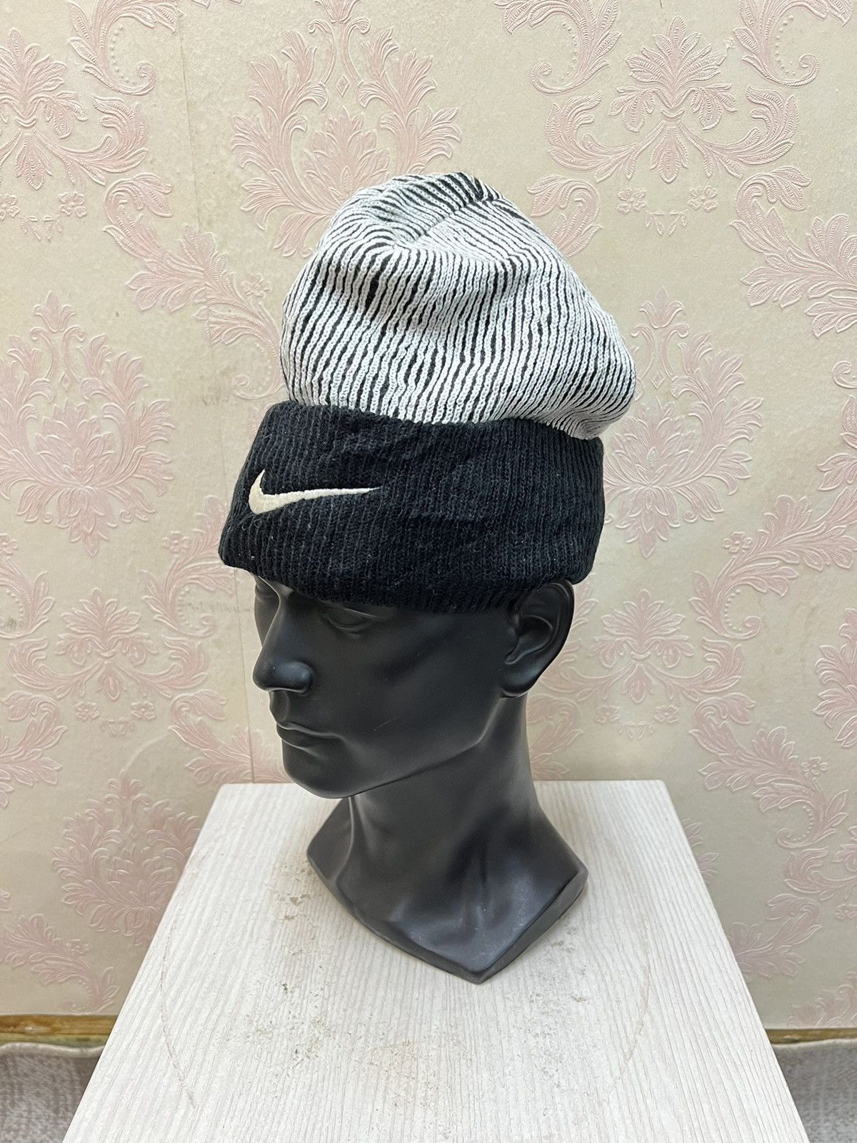 Nike Vintage Nike Swoosh Beanie Hats Size ONE SIZE - 3 Thumbnail