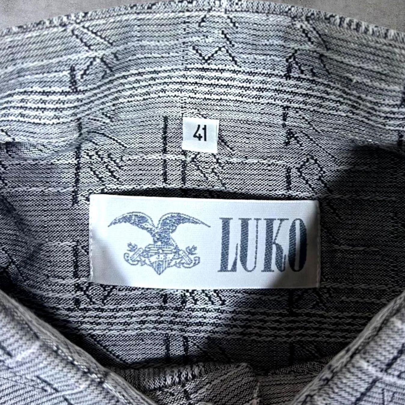 Vintage VINTAGE 90's Luko Abstract Patterned Grey Cotton Viscose Short Sleeve Shirt XXL Grey 85% cotton 15% viscose Mens Button-Up Size US XXL / EU 58 / 5 - 3 Thumbnail