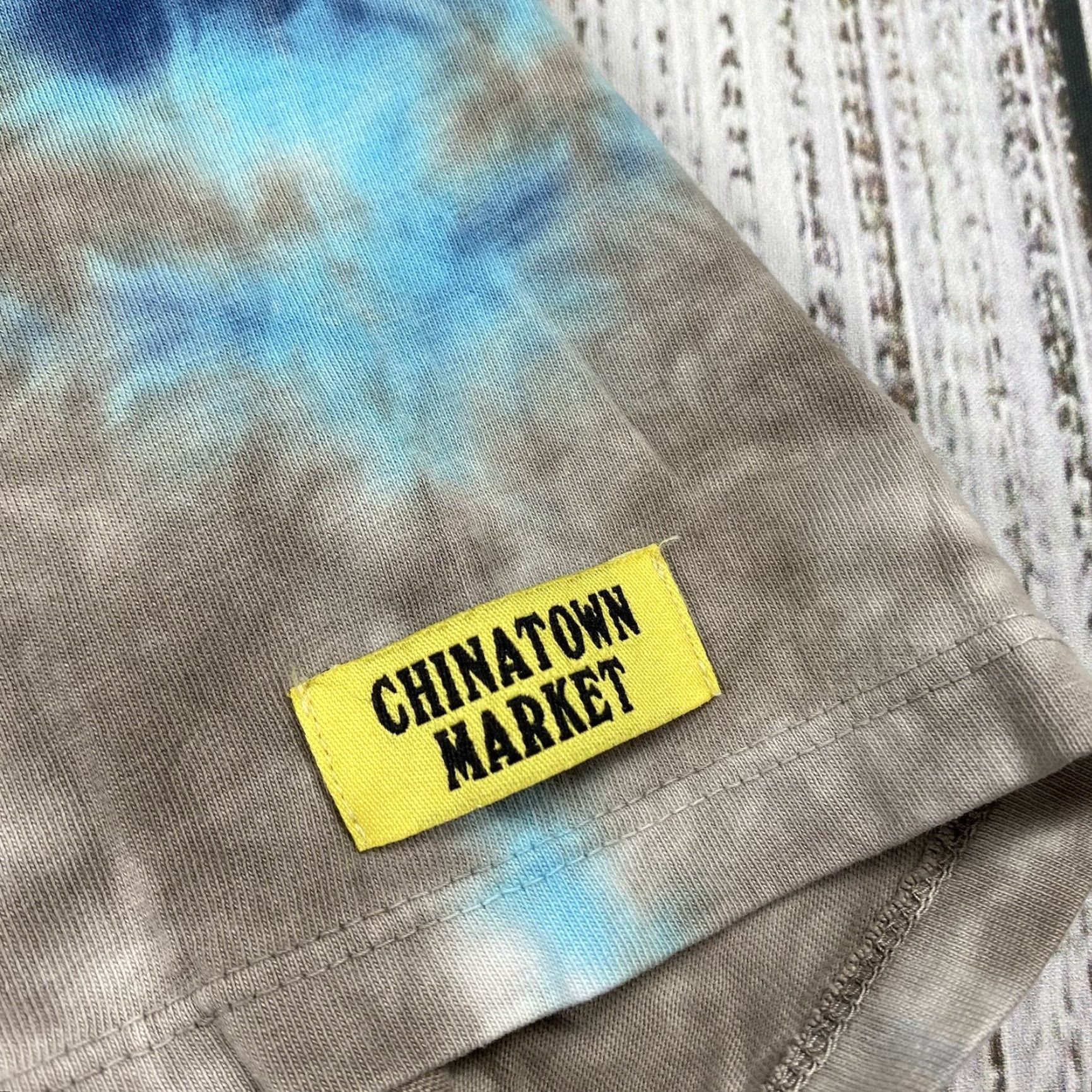 Guess GUESS X CHINATOWN MARKET SMILEY TIE DYE GRAPHIC TEE MEN'S S MULTICOLOR 2010s Size US S / EU 44-46 / 1 - 3 Thumbnail