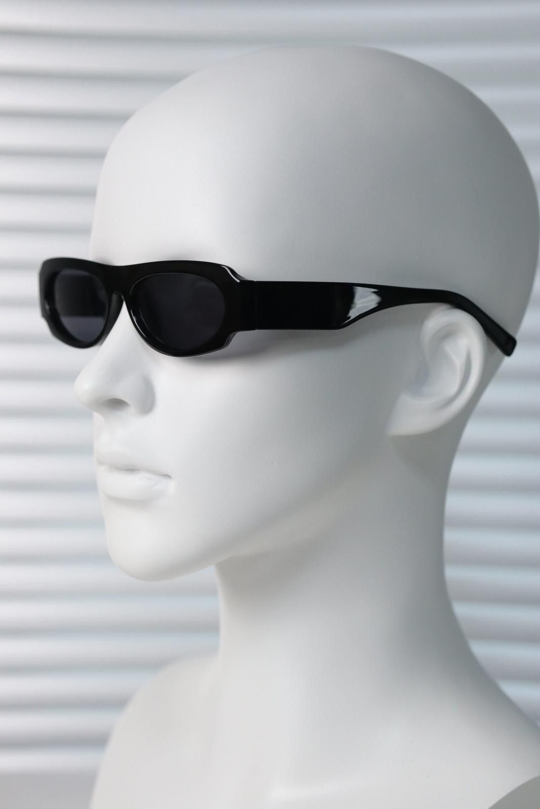 Japanese Brand Vtg Avant Garde Y2K Black Rectangle Sunglasses Unisex OS Size ONE SIZE - 8 Thumbnail