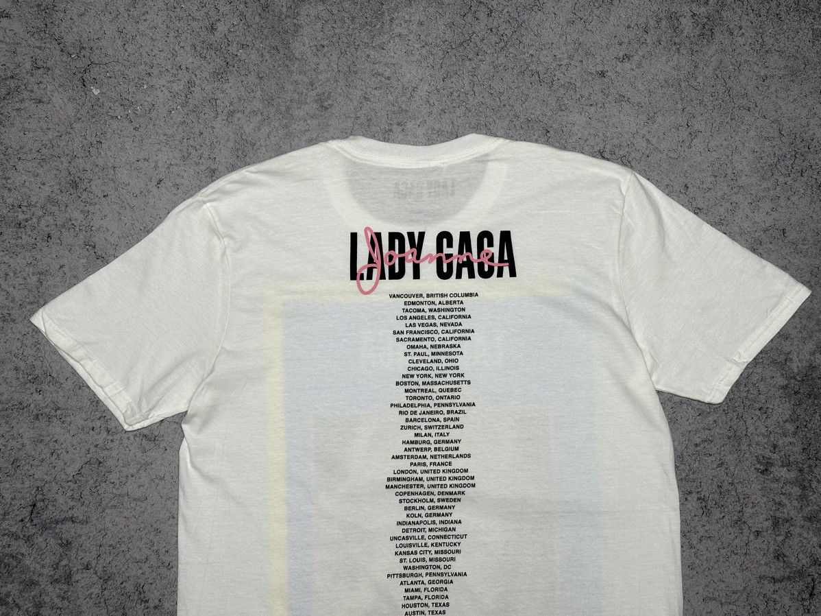 Band Tees Lady Gaga Joanne 2017 World Tour Photo T-Shirt Size US L / EU 52-54 / 3 - 9 Thumbnail
