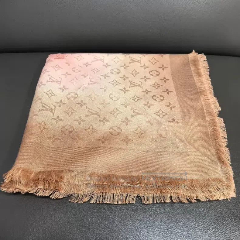 Louis Vuitton Louis Vuitton Gradient cashmere scarf Size ONE SIZE - 1 Thumbnail