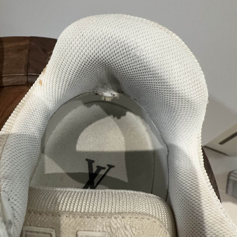Louis Vuitton Louis Vuitton Classic Logo Trainer Fashion Sneakers - Size US 8.5 / EU 41-42 - 5 Thumbnail