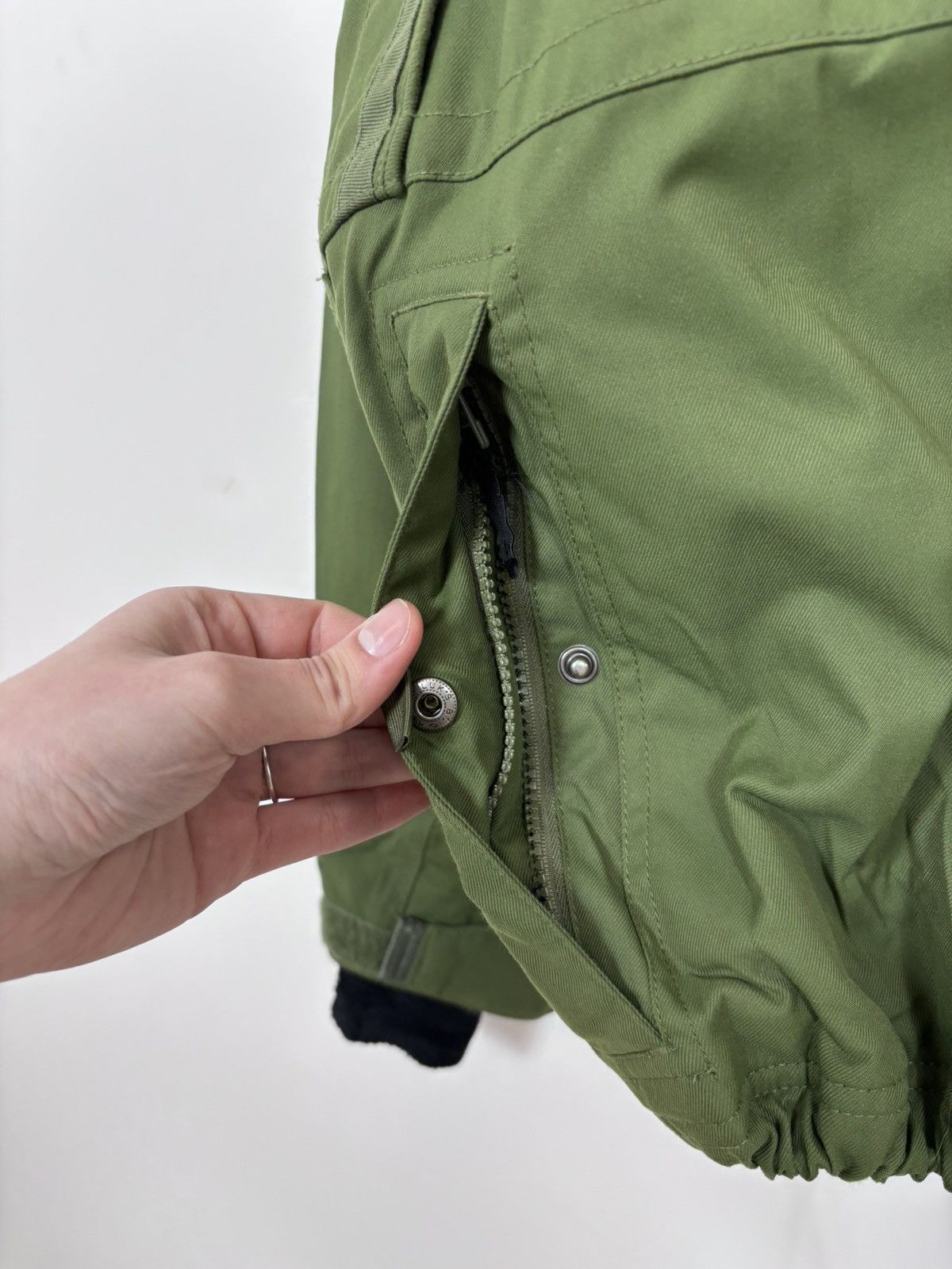 Oakley Vintage Oakley Men’s Dark Green Technical Ski Jacket Size US XL / EU 56 / 4 - 8 Thumbnail
