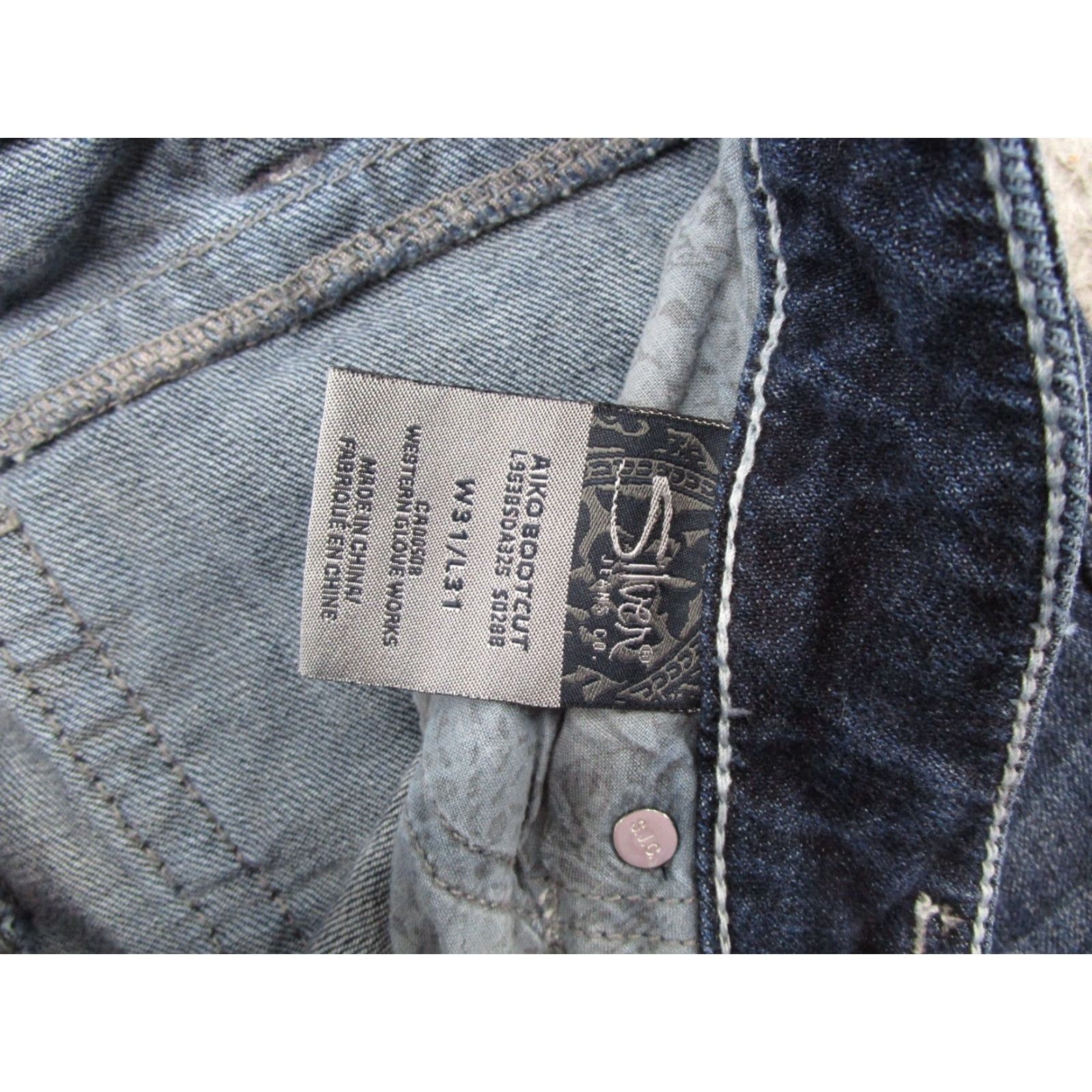 Silver Jeans Co. Silver Jeans Co Aiko Bootcut Blue Stretch Denim Jeans Women's 31x31 Y2K Size 31 Blue Bootcut Denim Women’s Jeans Y2K Stretch Aiko Silver Jeans Co Size 24" / US 00 / IT 34 - 5 Thumbnail