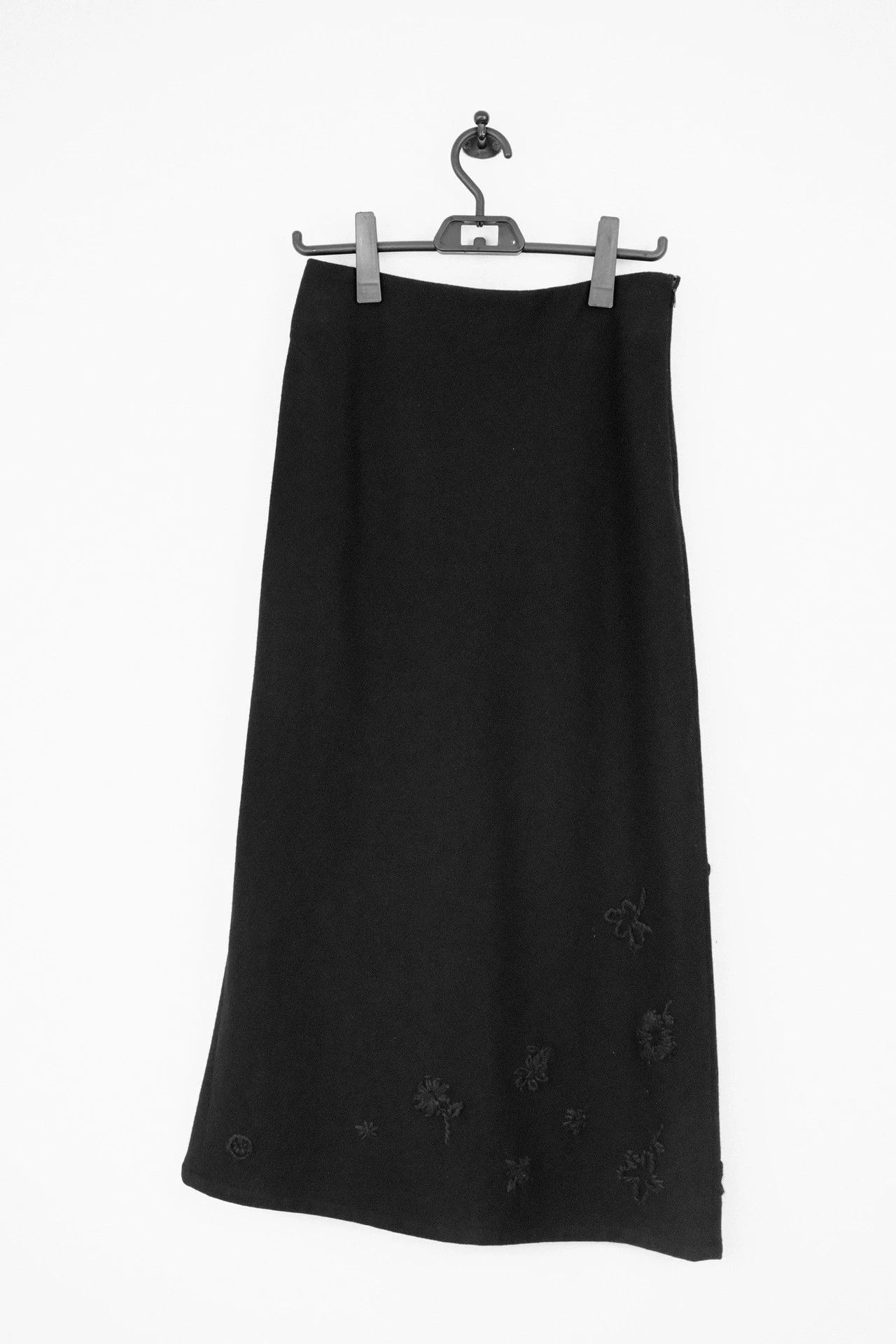 Yohji Yamamoto Yohji Yamamoto 14AW Vintage Wool 3D Embro women's Skirt Size 26" / US 2 / IT 38 - 2 Thumbnail