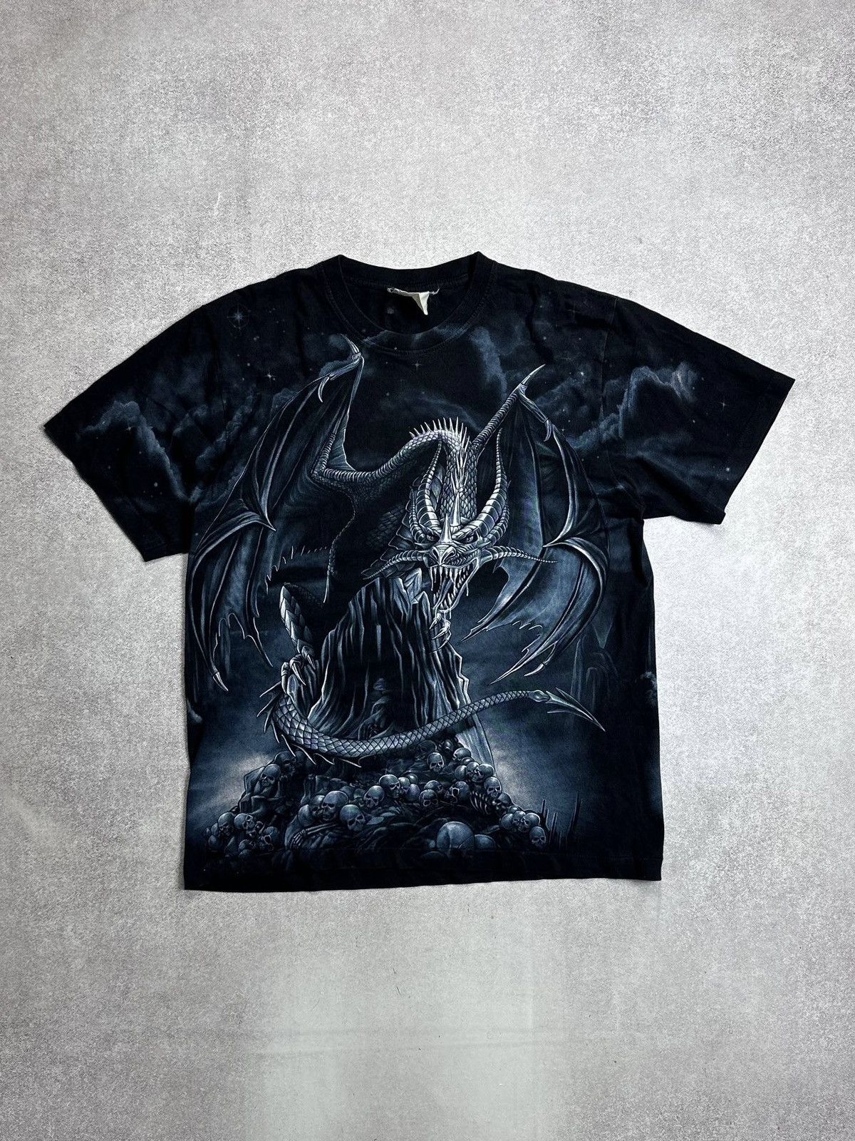 Vintage Vintage Dragon All Over Print Rare T-shirt L Size US L / EU 52-54 / 3 - 1 Thumbnail