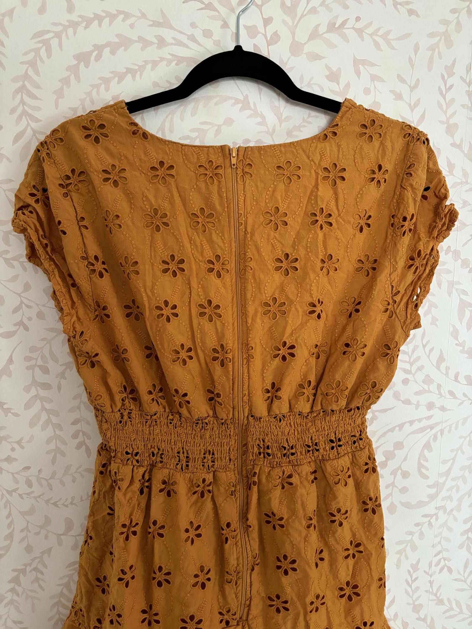 Designer Charming Charlotte Russe Floral Embroidered Dress Size L / US 10 / IT 46 - 6 Thumbnail